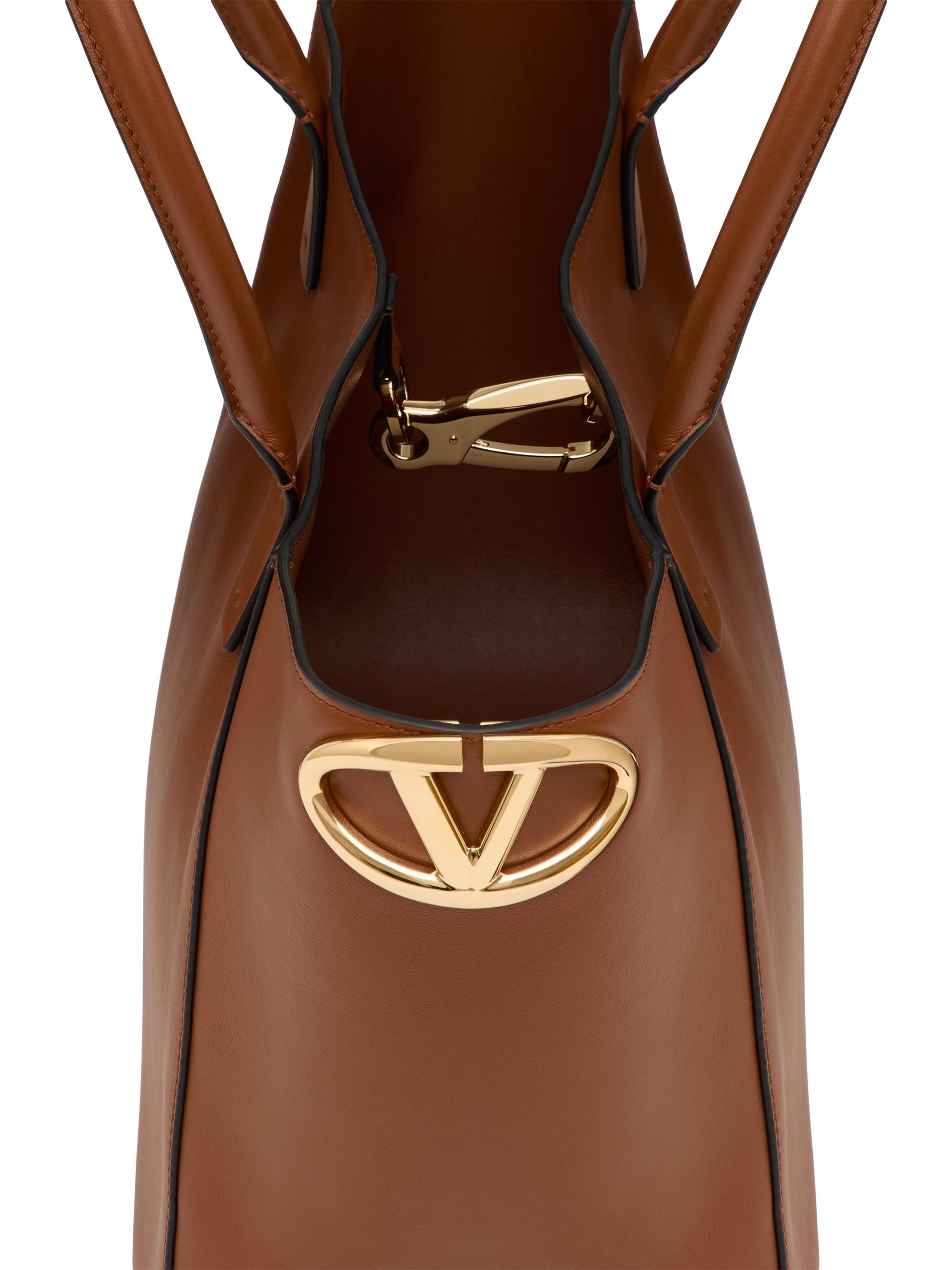 VALENTINO GARAVANIバッグ 外袋付き Valentino Garavani Mini Rockstud Top Handle Bag in Grainy Calfskin