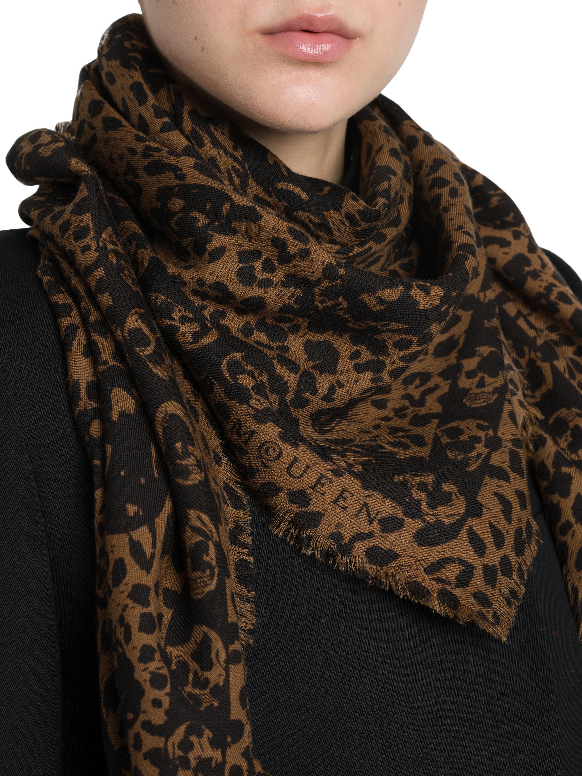 コブラ様✨Alexander McQueen RedSkullSILKScarf McQueen Men's Silk Chiffon Skull Scarf | Neiman Marcus