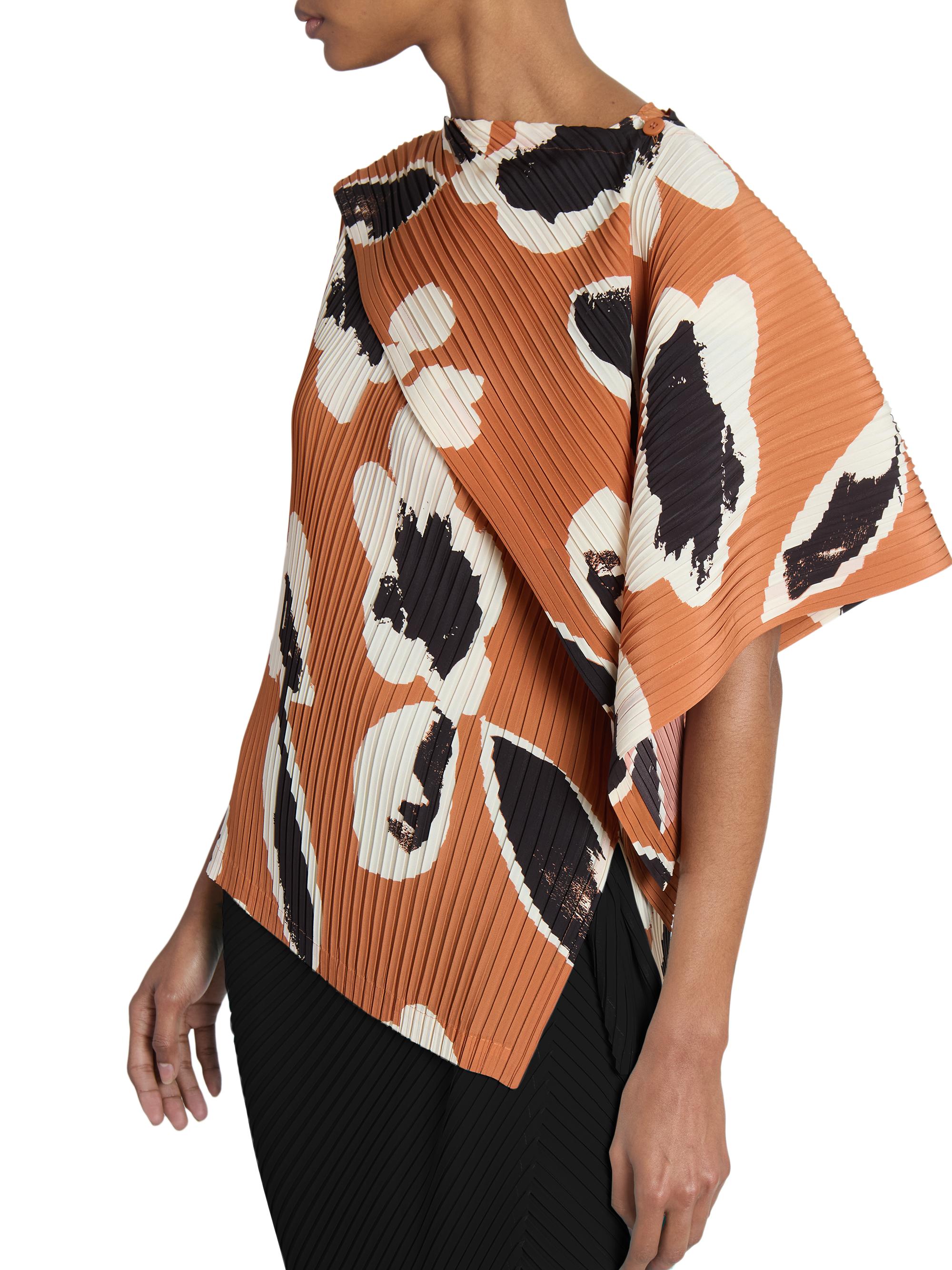 ISSEY MIYAKE ひまわり柄セーター MONTHLY COLOR JUNE – ISSEY MIYAKE ONLINE STORE