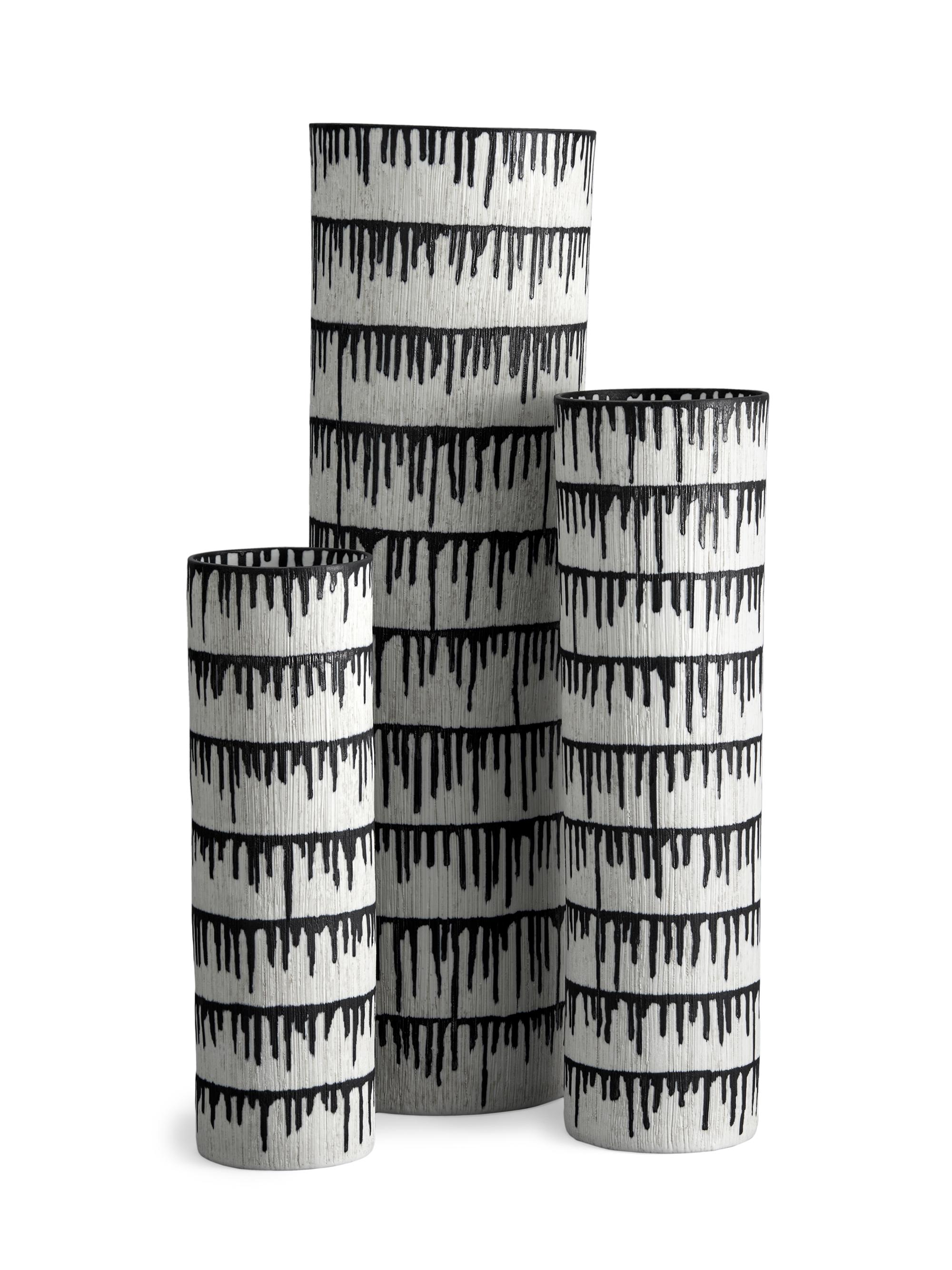 L'Objet Atelier Tokasu Cylindrical Porcelain Vase - White Indigo Medium