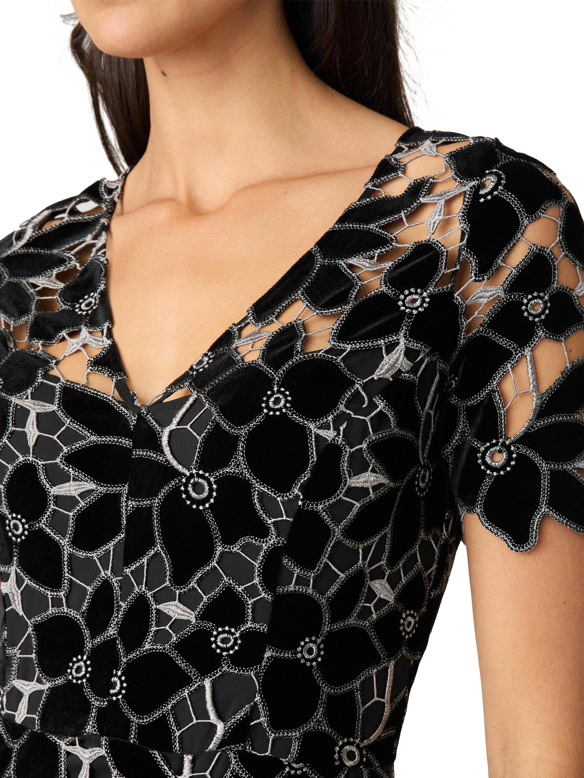 Shoshanna Fiona Floral Lace Short-Sleeve Gown | Saks Fifth Avenue