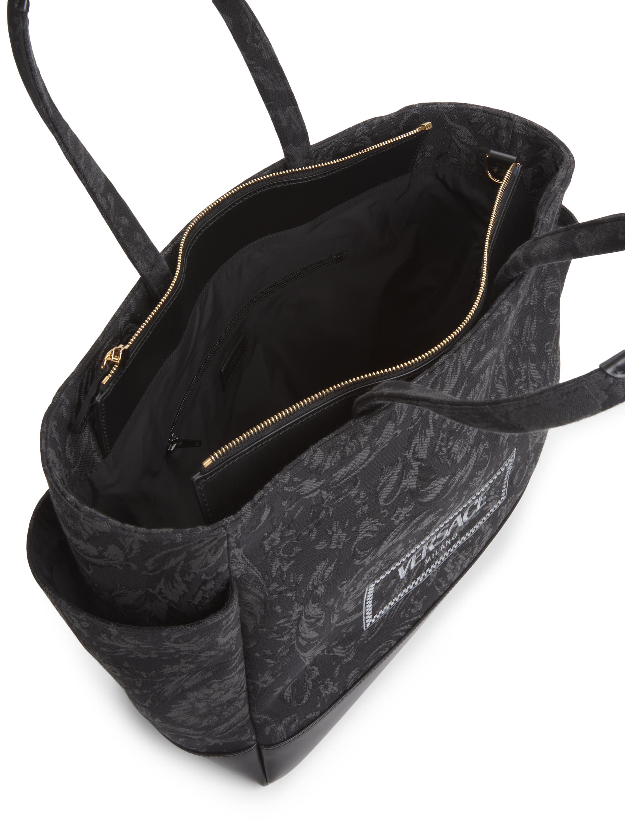 Versace ブラック ガーメントバッグ Versace Barocco Logo Diaper Tote Bag | Saks Fifth Avenue