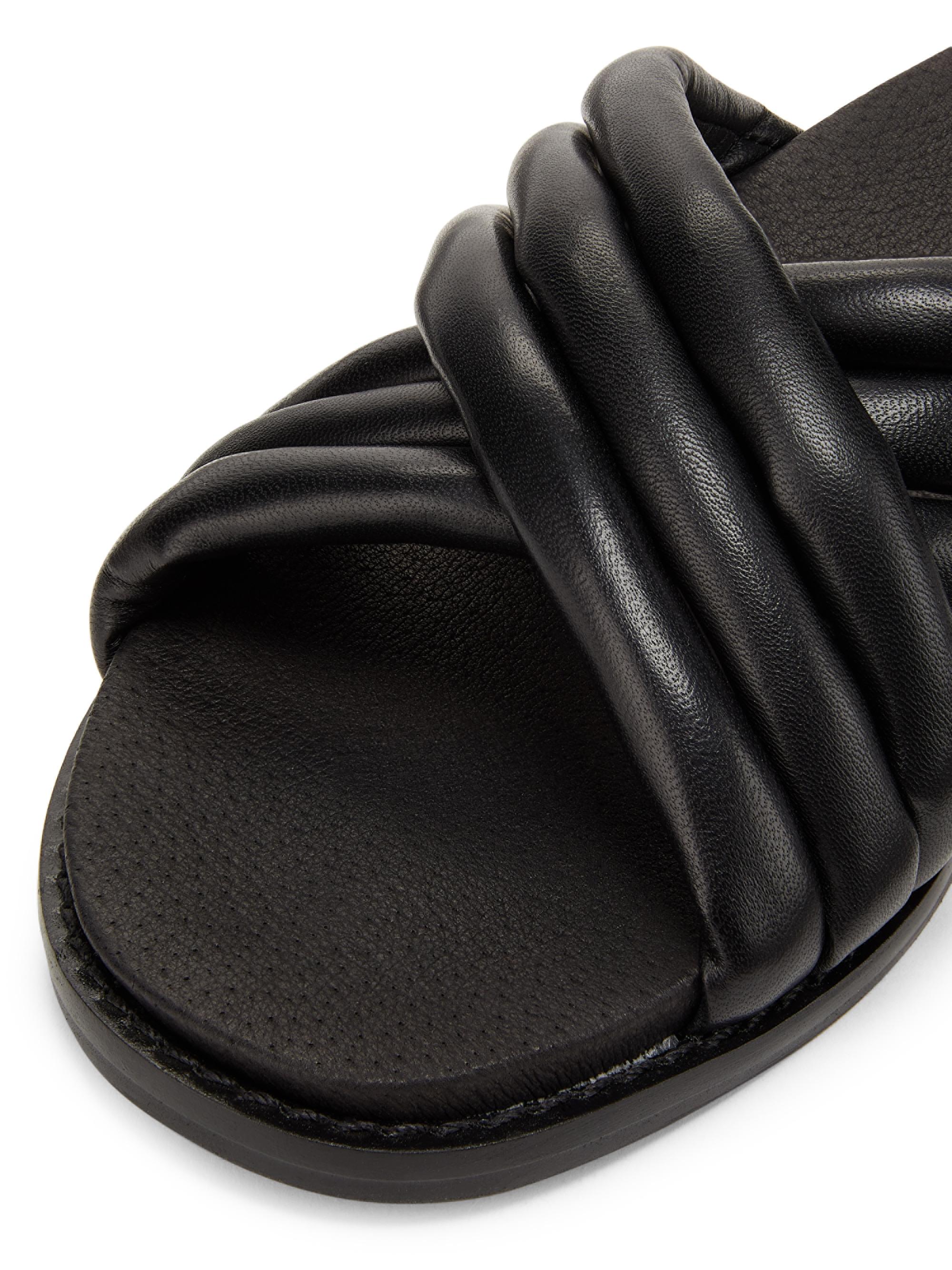 0400022065288_BLACK_A4?wid=830