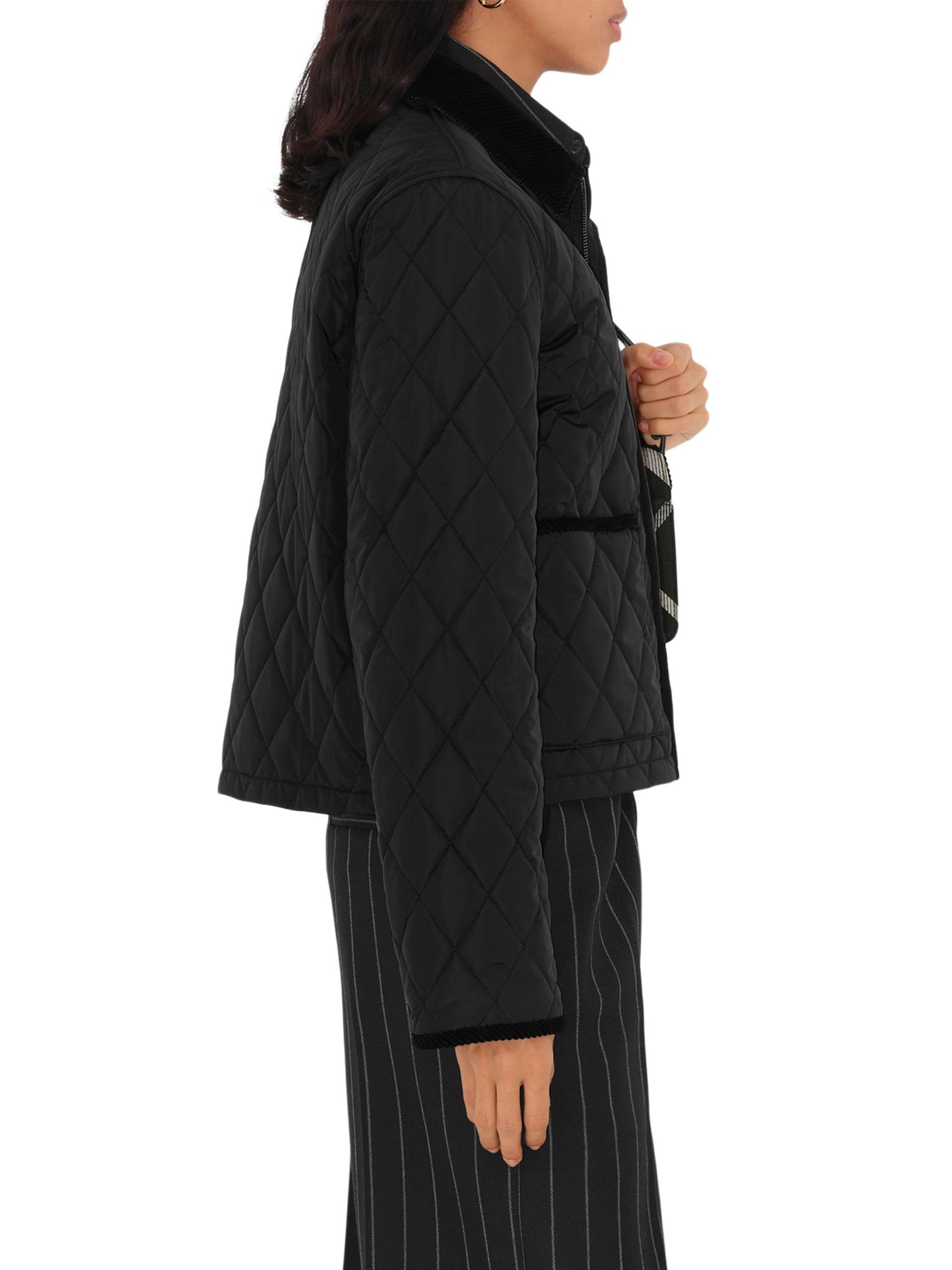 ミカンBURBERRY ダイアモンド キルティング ジャケット ミカン様専用BURBERRY ダイアモンド キルティング ジャケット