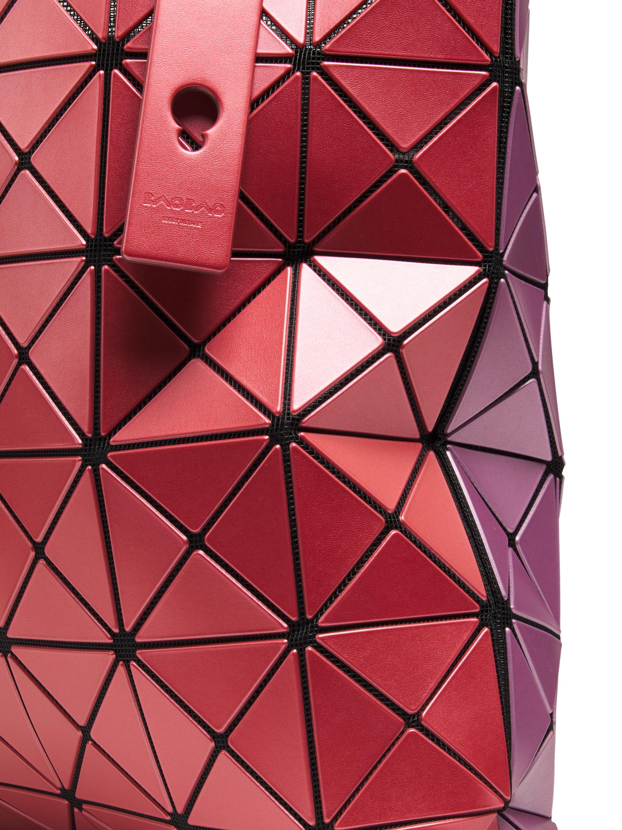 バッグ BAO BAO ISSEY MIYAKE LUCENT DOUBLE COLOR BAO BAO ISSEY MIYAKE Dual-Tone Lucent Tote Bag – MoMA Design