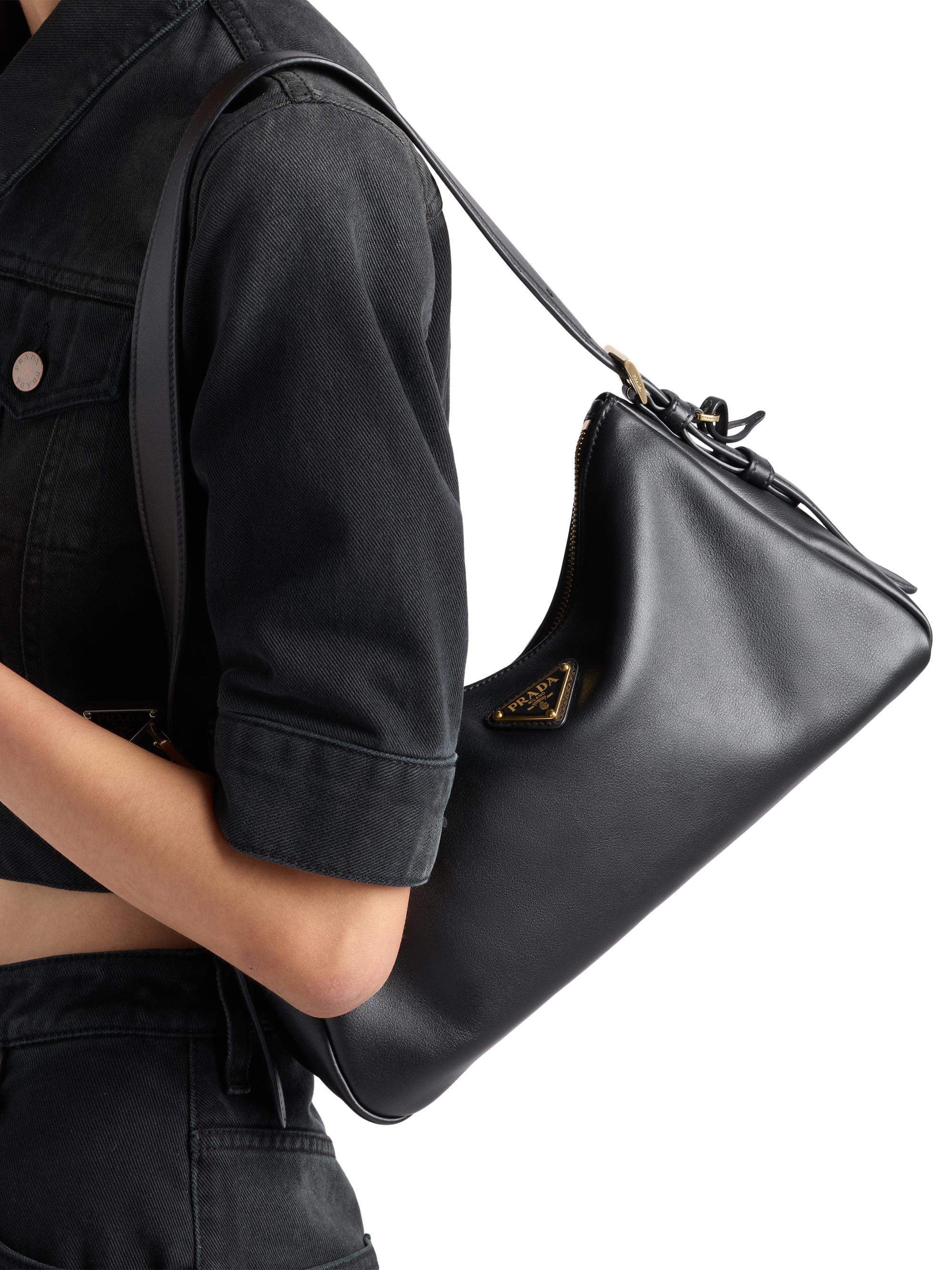 敏恵 榎本様★専用です★ PRADA ブラック ショルダーバッグ Prada レザーショルダーバッグ | ブラック | FARFETCH JP