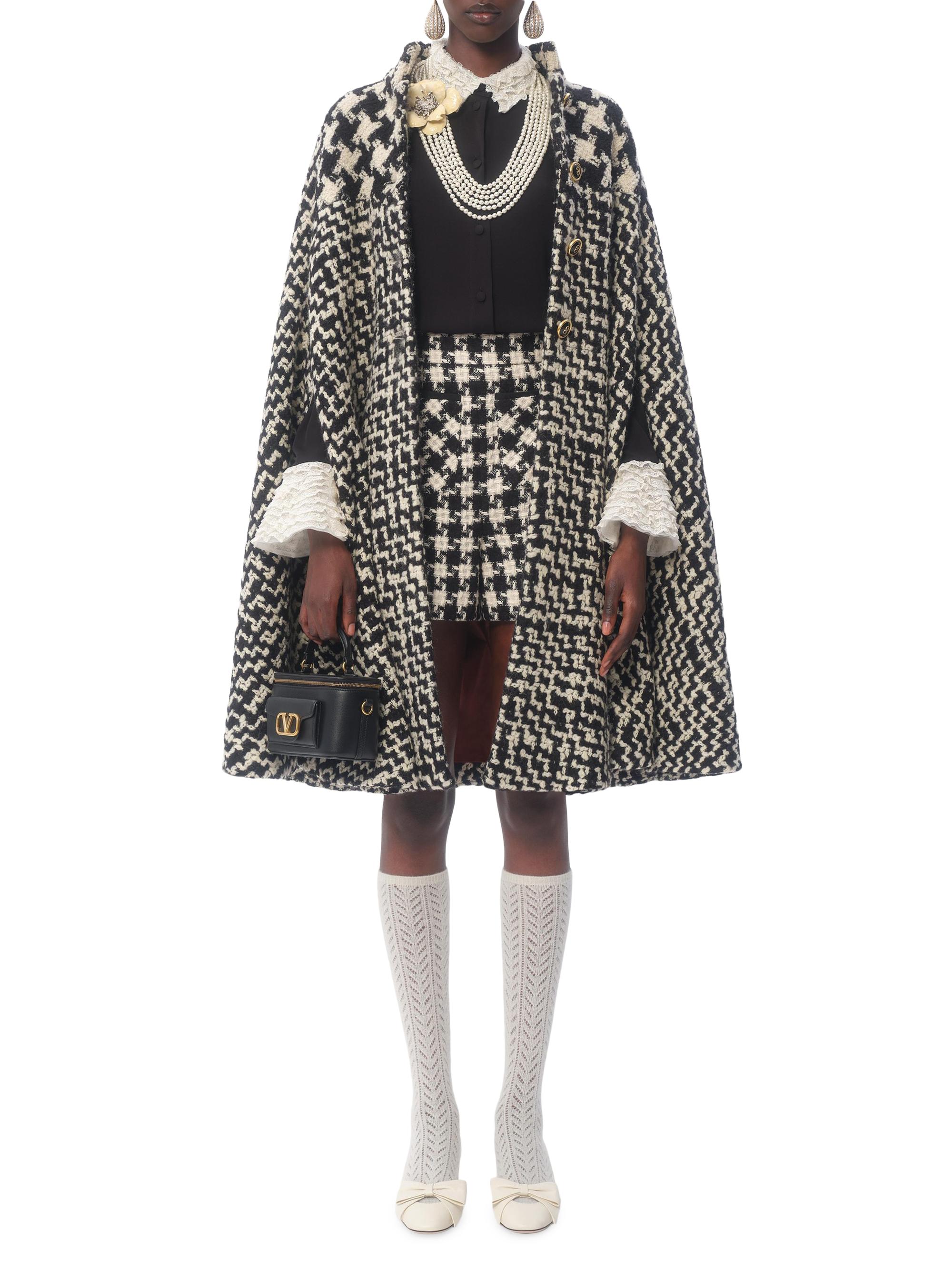 VALENTINO　シルク混　総柄　ブルゾン　定価30万以上　Size48 VALENTINO シルク混 総柄 ブルゾン 定価30万以上 Size48 VALENTINO