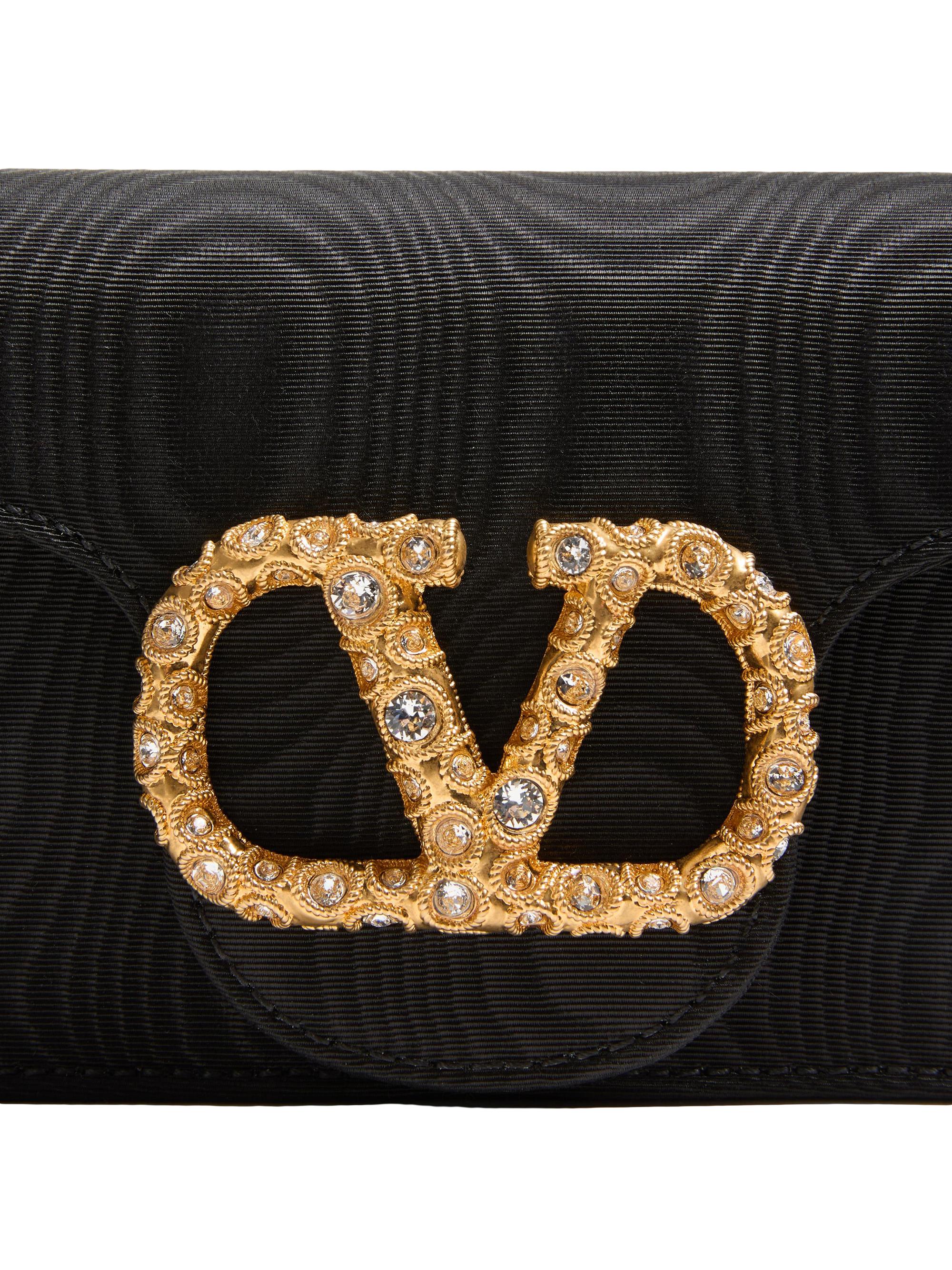 0400022180231_BLACK_A7?wid=830