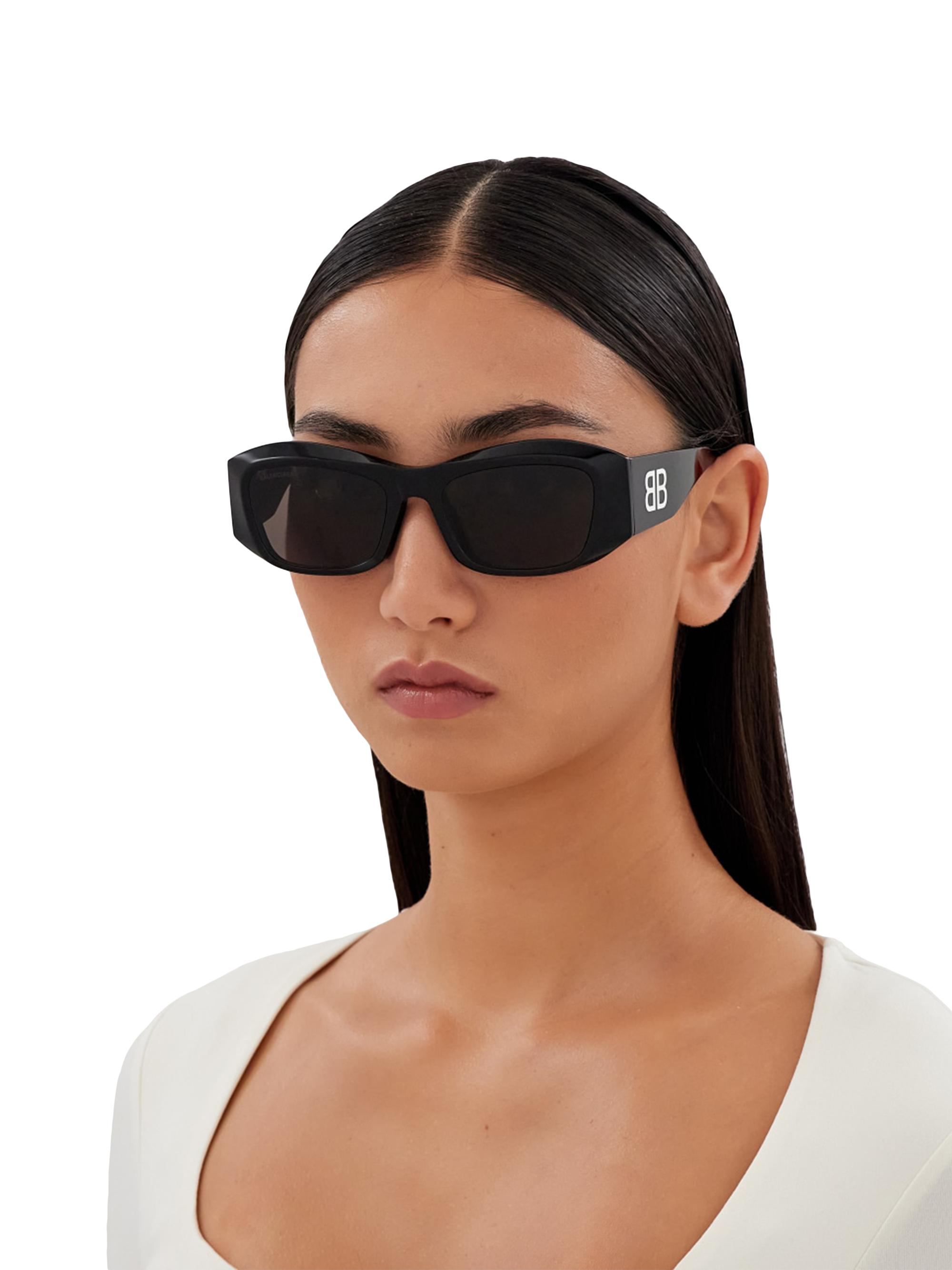 現行モデル BALENCIAGA SQUAR SUNGLASSES 現行モデル BALENCIAGA SQUAR SUNGLASSES Balenciaga Signature