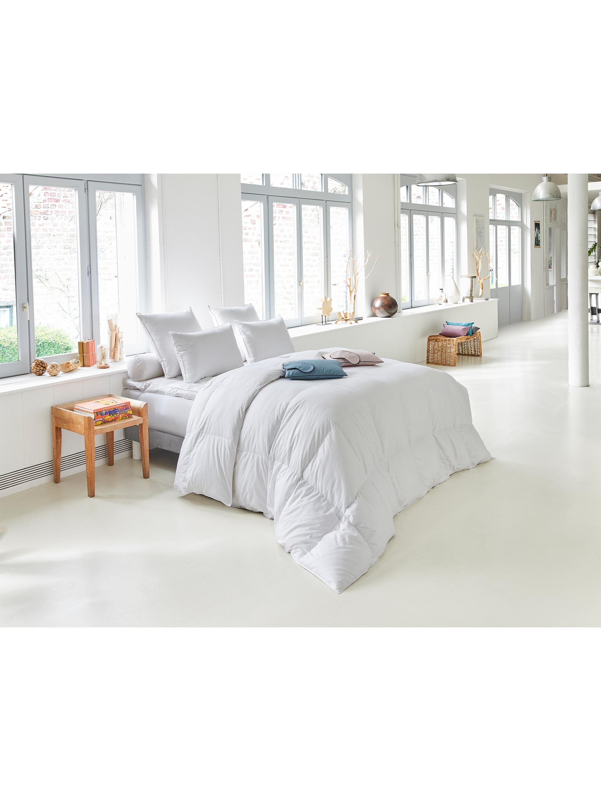 Anne de Solène Place Montaigne Duvet - White King