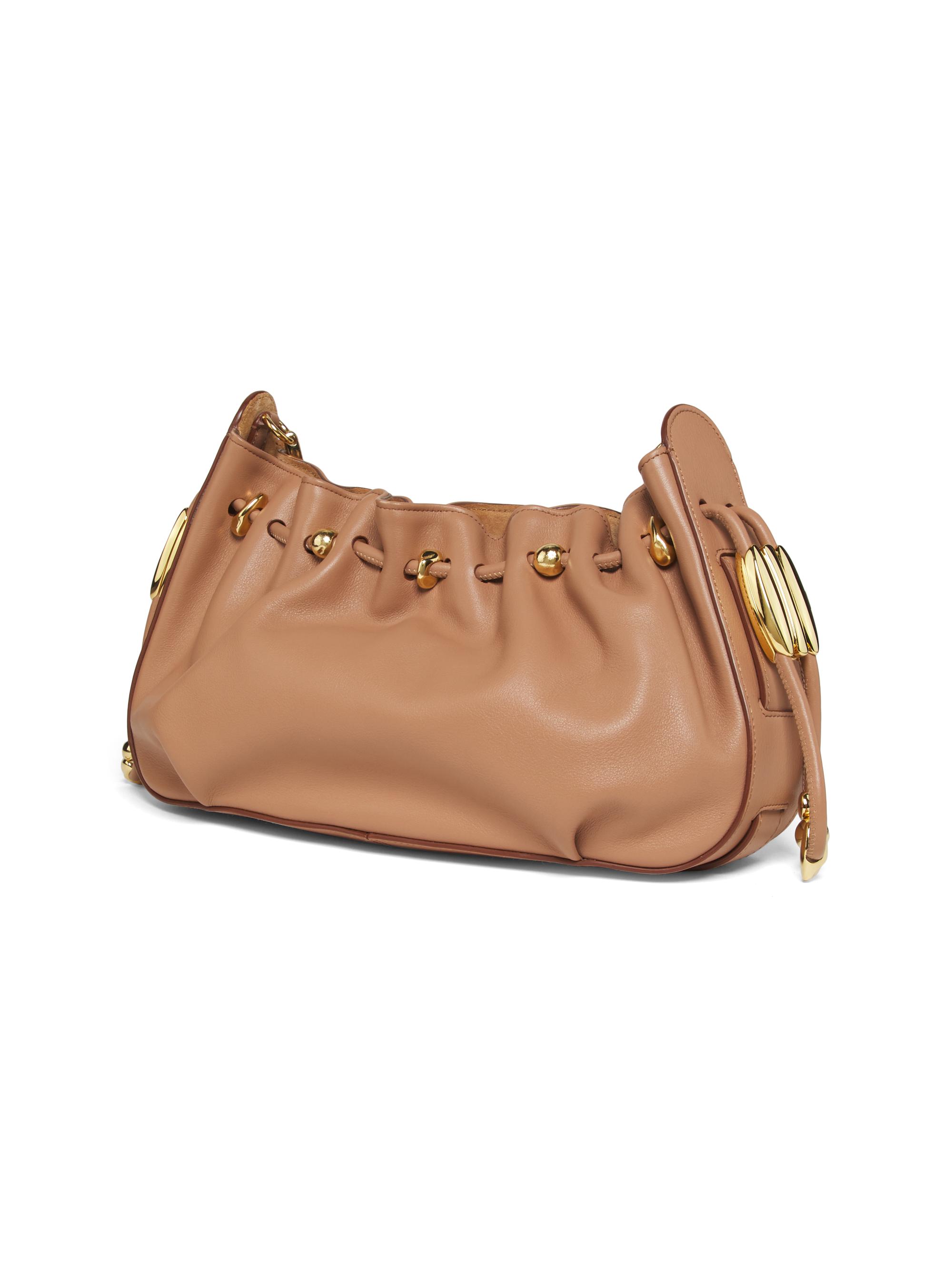 バッグ Unborn leather chain shoulder bag Pier Shoulder Bag In Pebbled Leather - Taupe – HOBO