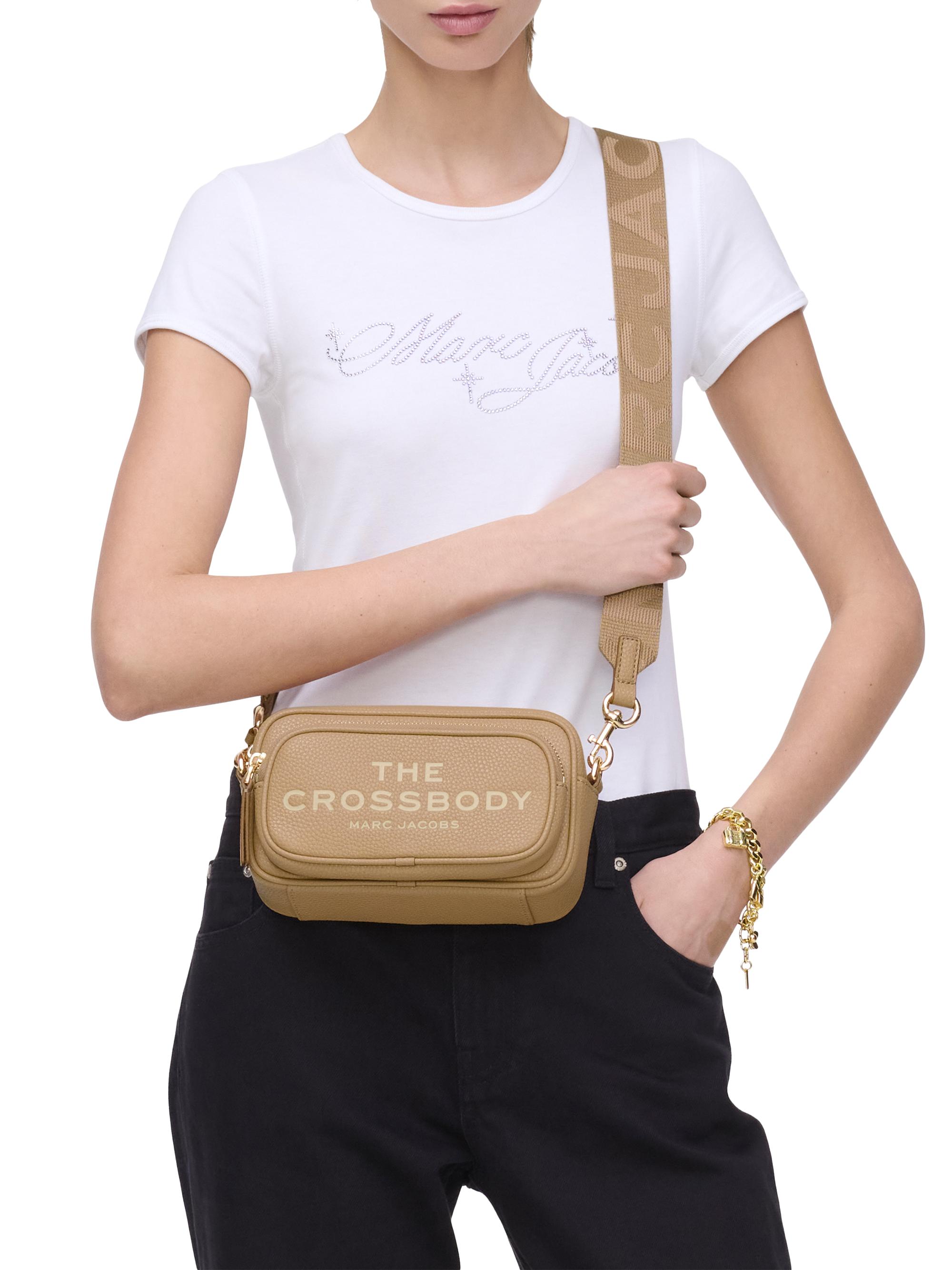 チェリー0102マークジェイコブス　The box Crossbody マーク ジェイコブス、“チェリー＆タクシー”チャームが揺れるデニム