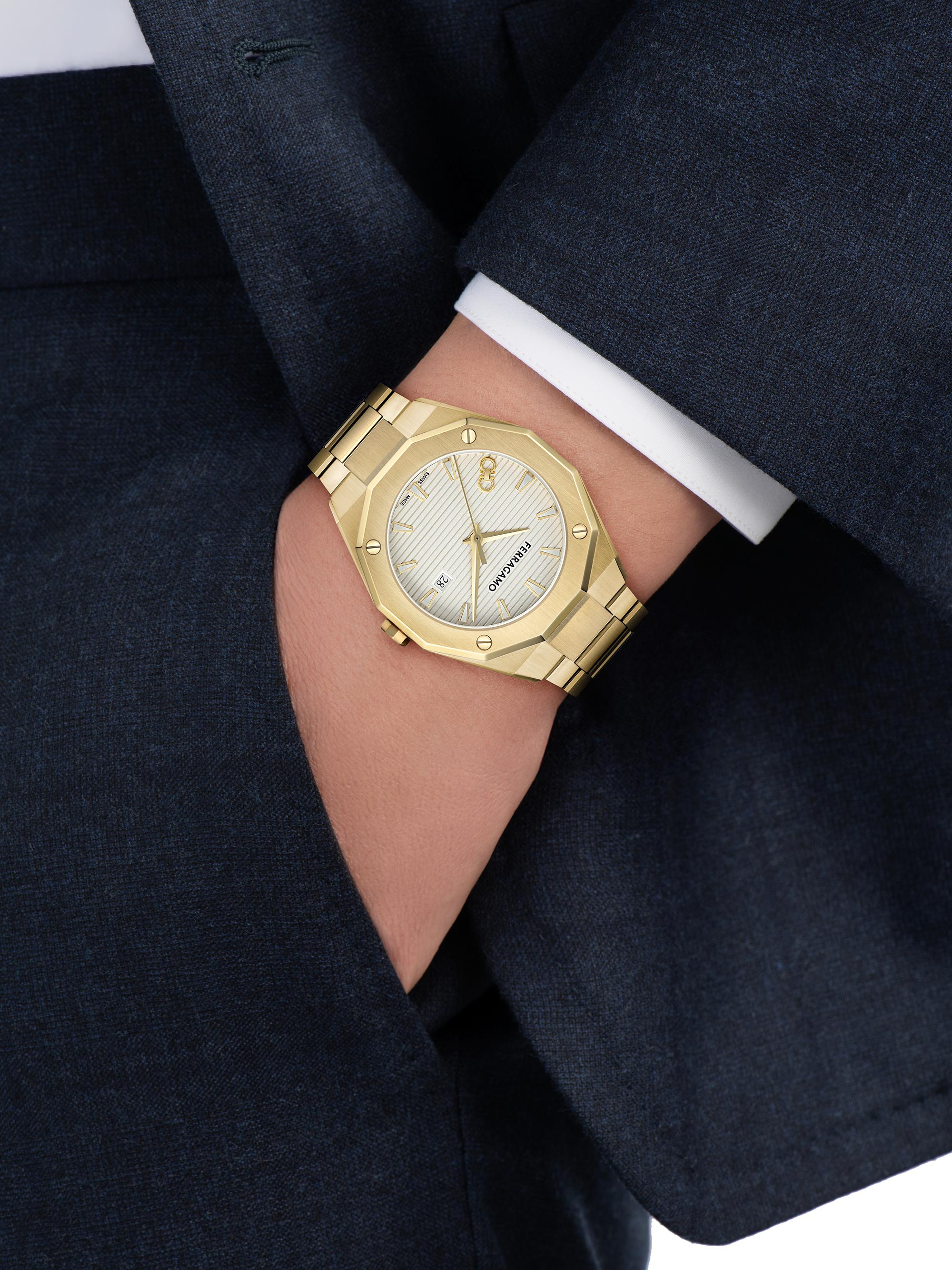 NWO様G068_A1ゴールドフレーム FERRAGAMO Versilia Goldtone Ion-Plated Stainless Steel Bracelet