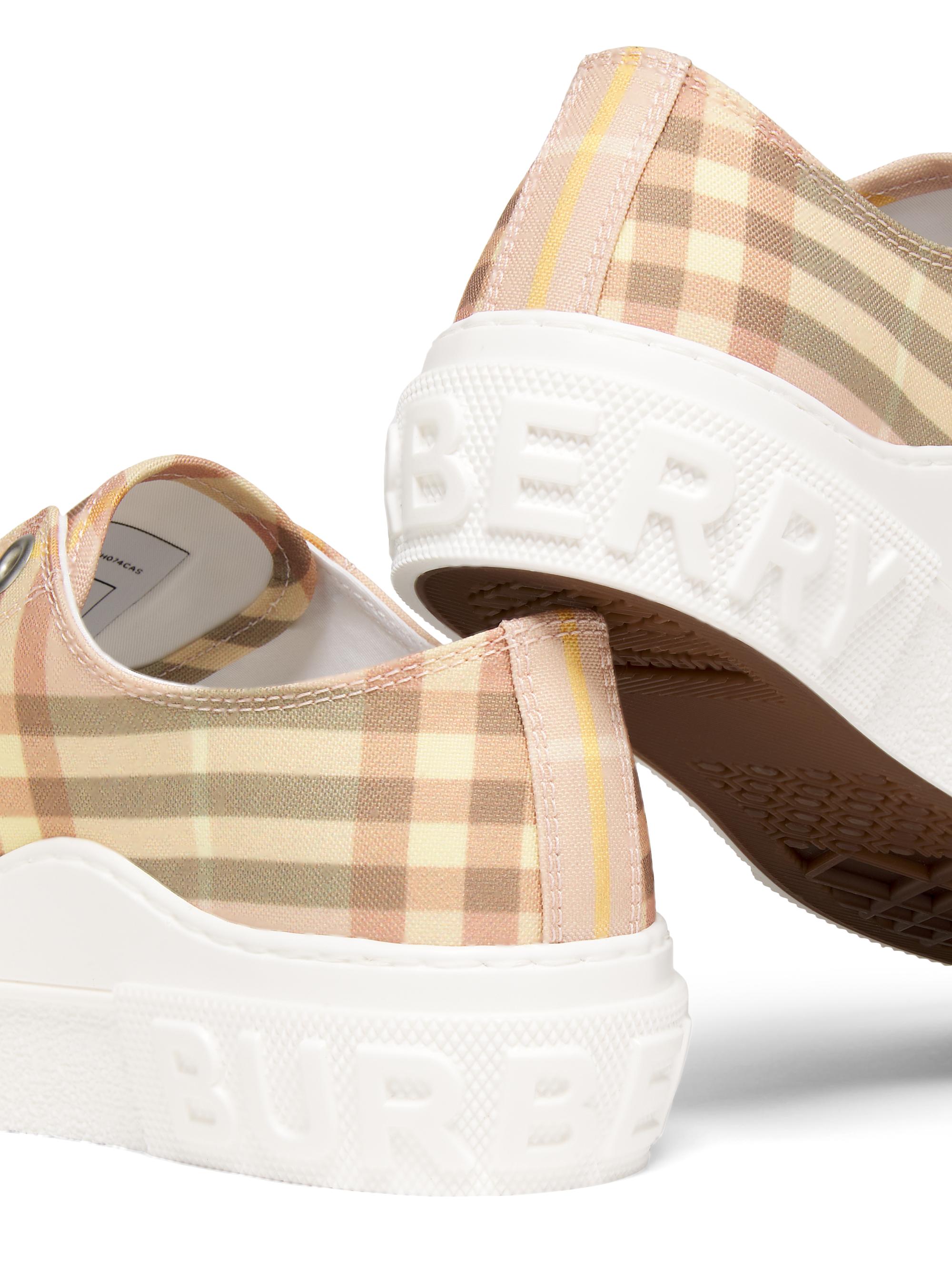 ラブリーページ Burberry Check Low-Top Sneakers | Saks Fifth Avenue