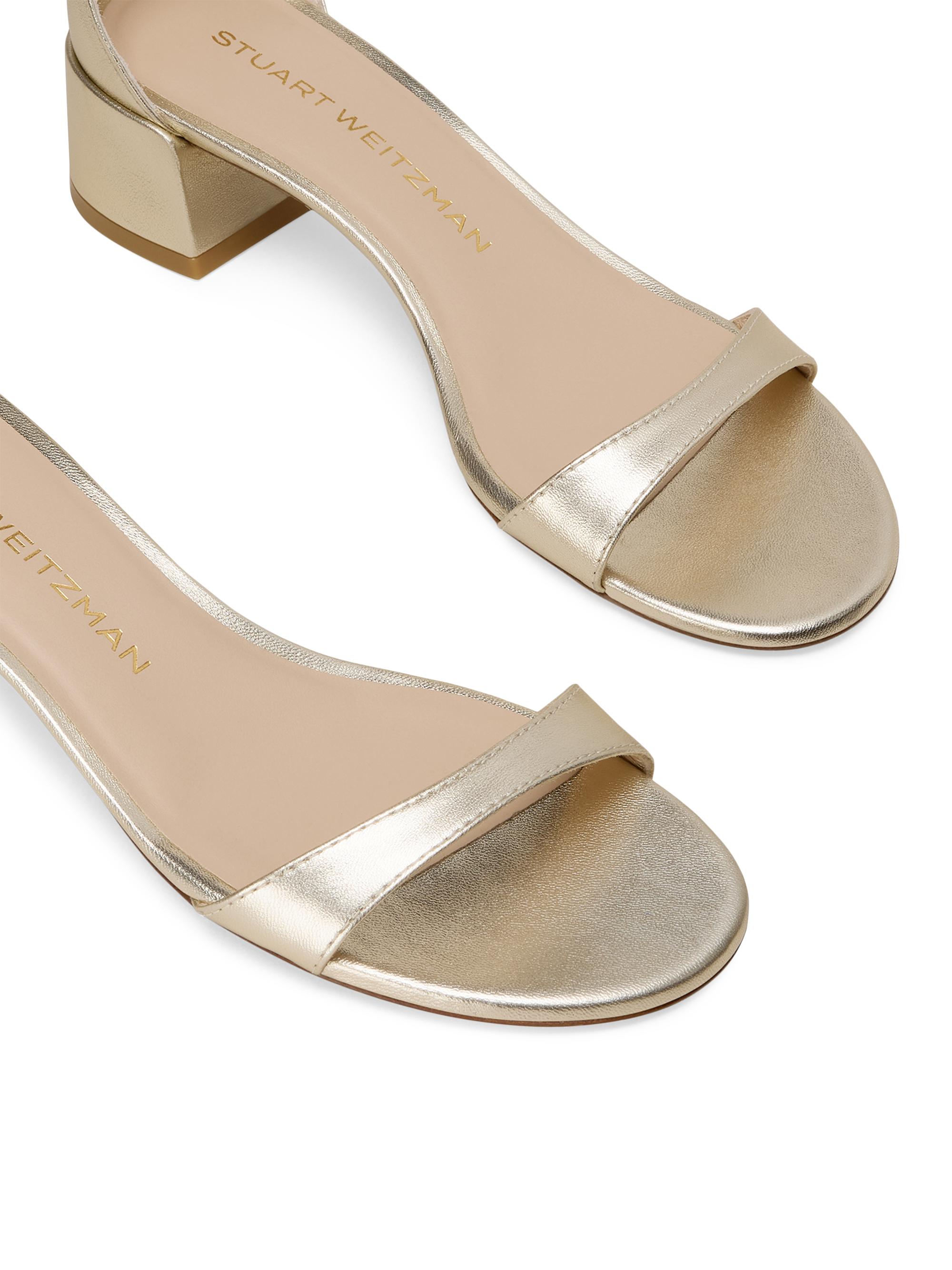 サンダル オープン ベージュ ストラップ stuart weitzman Amazon.com | Stuart Weitzman Women's Nudist II Sandal 75, Adobe