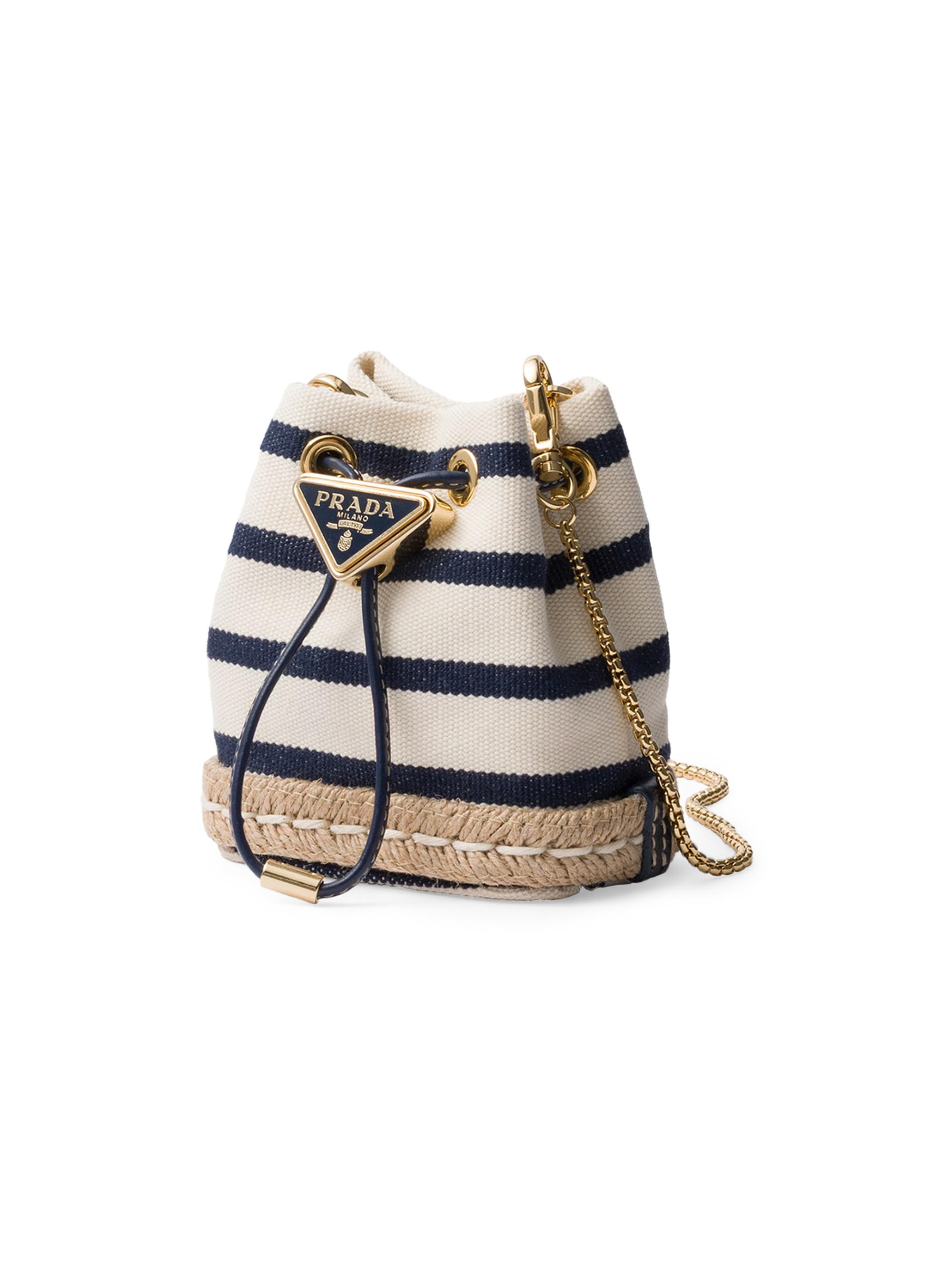 PRADA 巾着バック 白タグあり ミニバッグ PRADA 巾着バック 白タグあり ミニバッグ