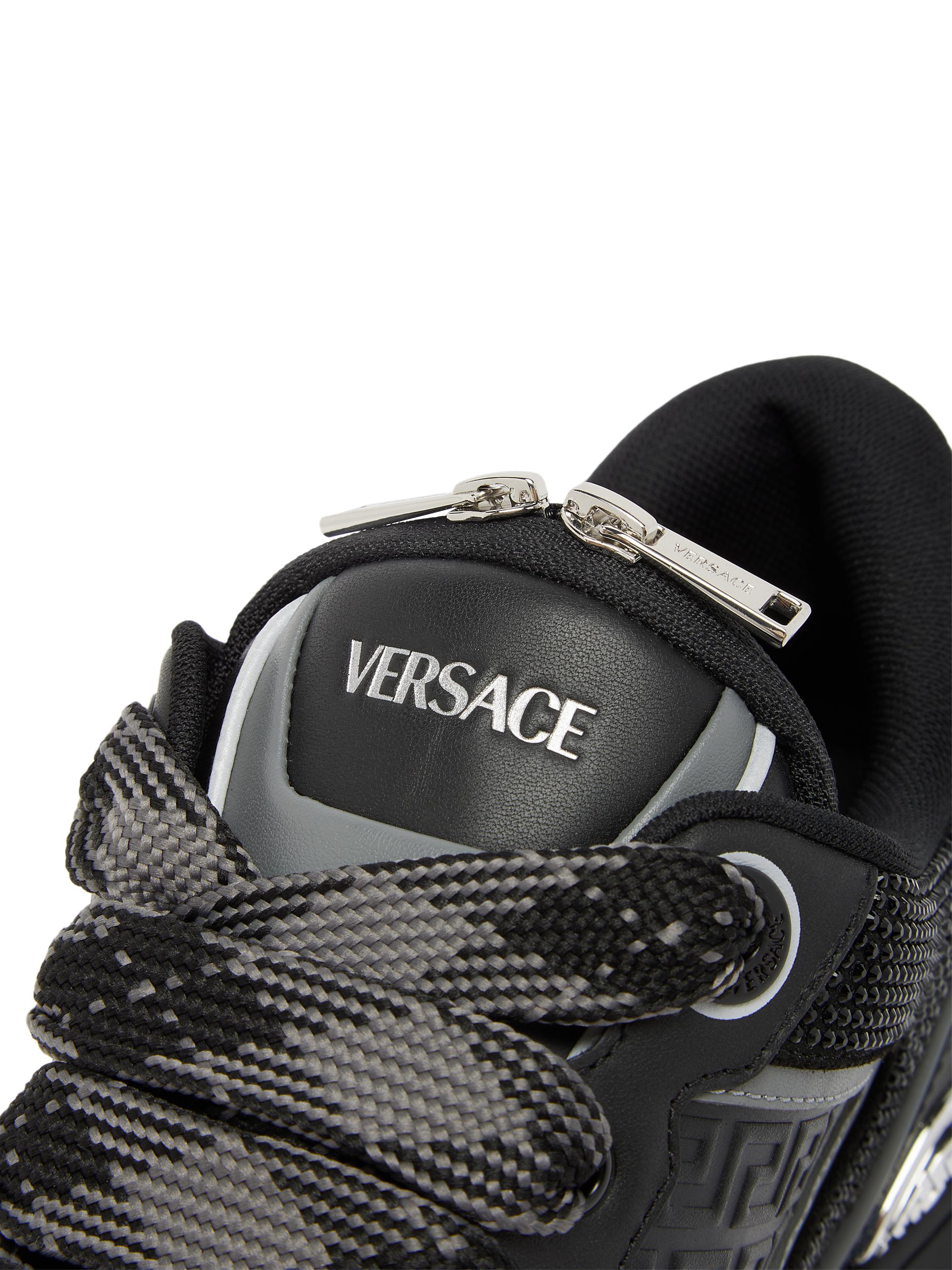 入手困難✨ 美品　VERSACE　サスペンダー メデューサ メンズ ブラック VERSACE ヴェルサーチ メデューサ ナイロンキャンバス サスペンダー 黒
