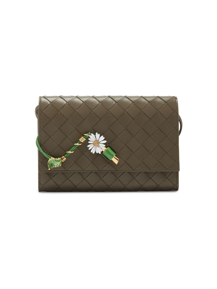 BOTTEGA VENETA☆イントレッチオ デイジーカセットウォレット Bottega Veneta Daisy Intrecciato Leather Pouch | Saks Fifth