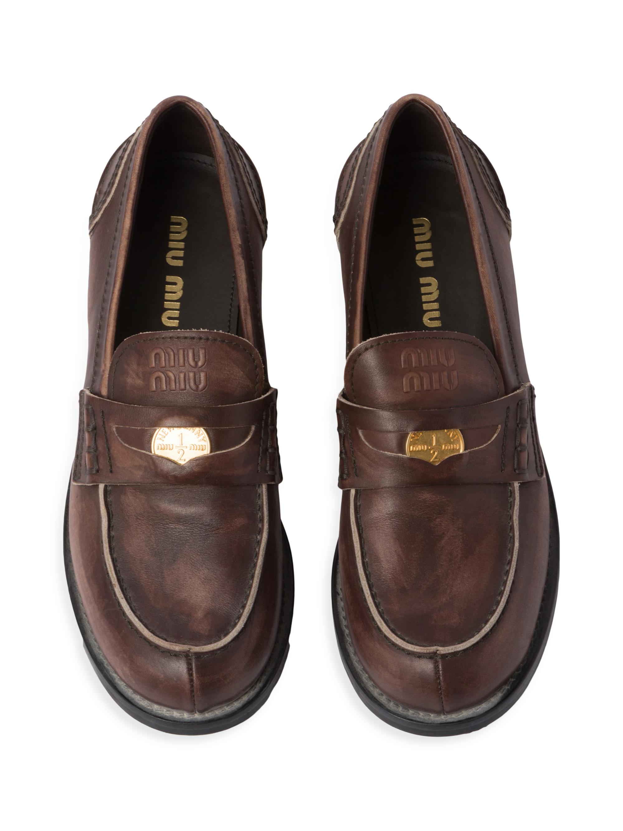 靴 Vintage MiuMiu Loafers 37 Miu Miu Vintage-Effect Leather Penny Loafers - Ebony | Editorialist