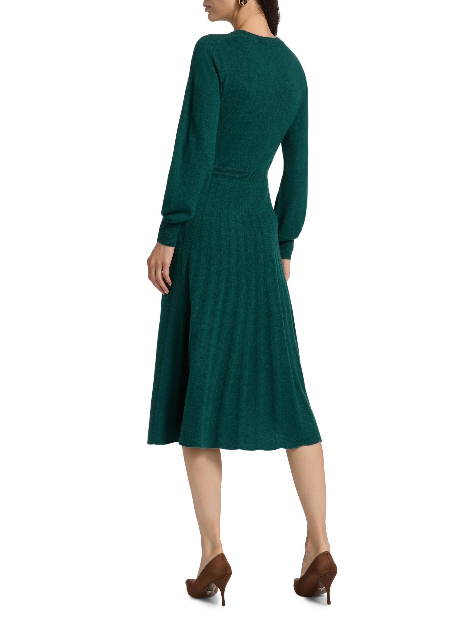 green emerald velvet dress Shop Tahari Clothing and Dresses at SilkRoll. Trade with us!