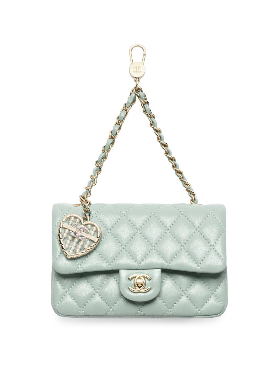 洗練された私に寄り添う☆【CHANEL】Classic Mini Bag with Hook 0400023020559?wid=900