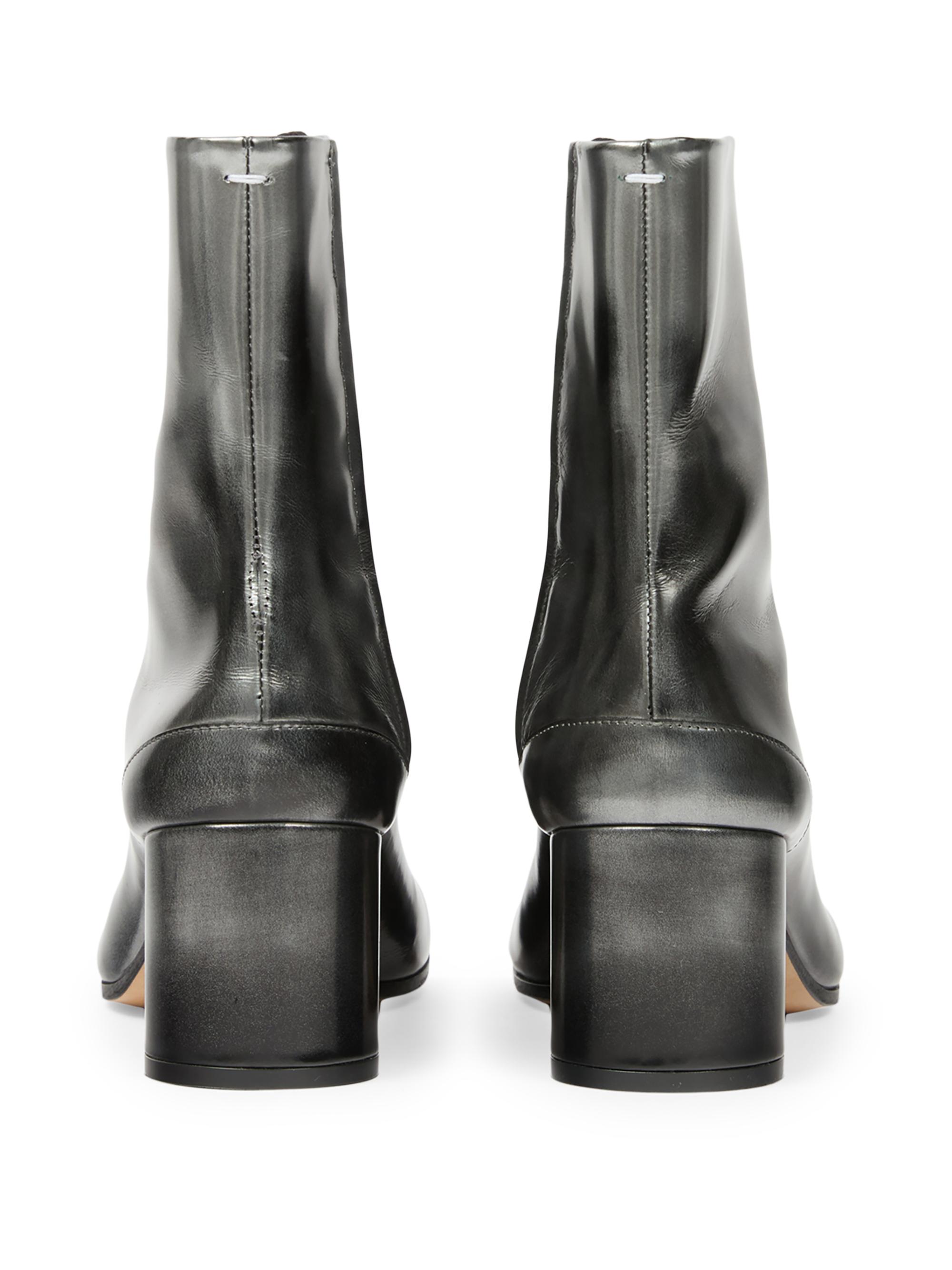 靴 Maison Margiela Tabi boots Tabi leather ankle boots in black - Maison Margiela | Mytheresa