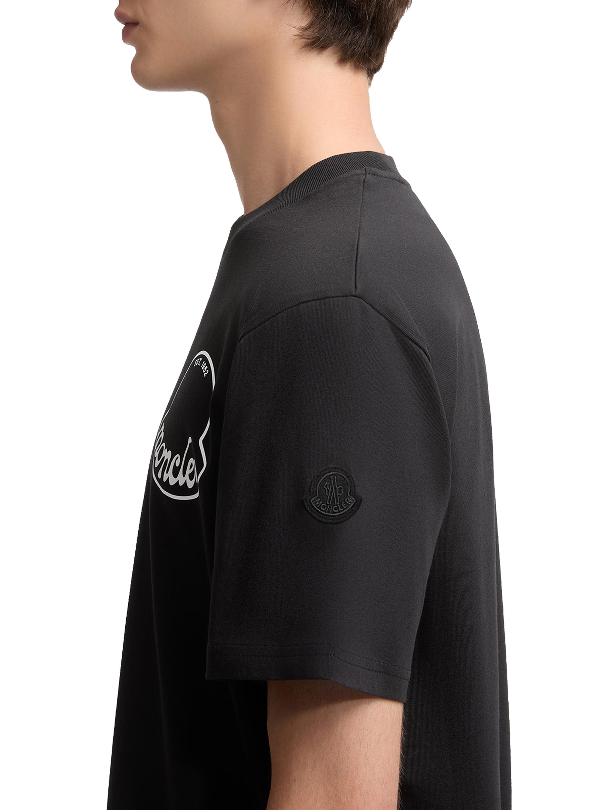 MONCLER モンクレール　tee MONCLER (モンクレール) ランニングロゴ 袖ワッペン クルーネック 半袖