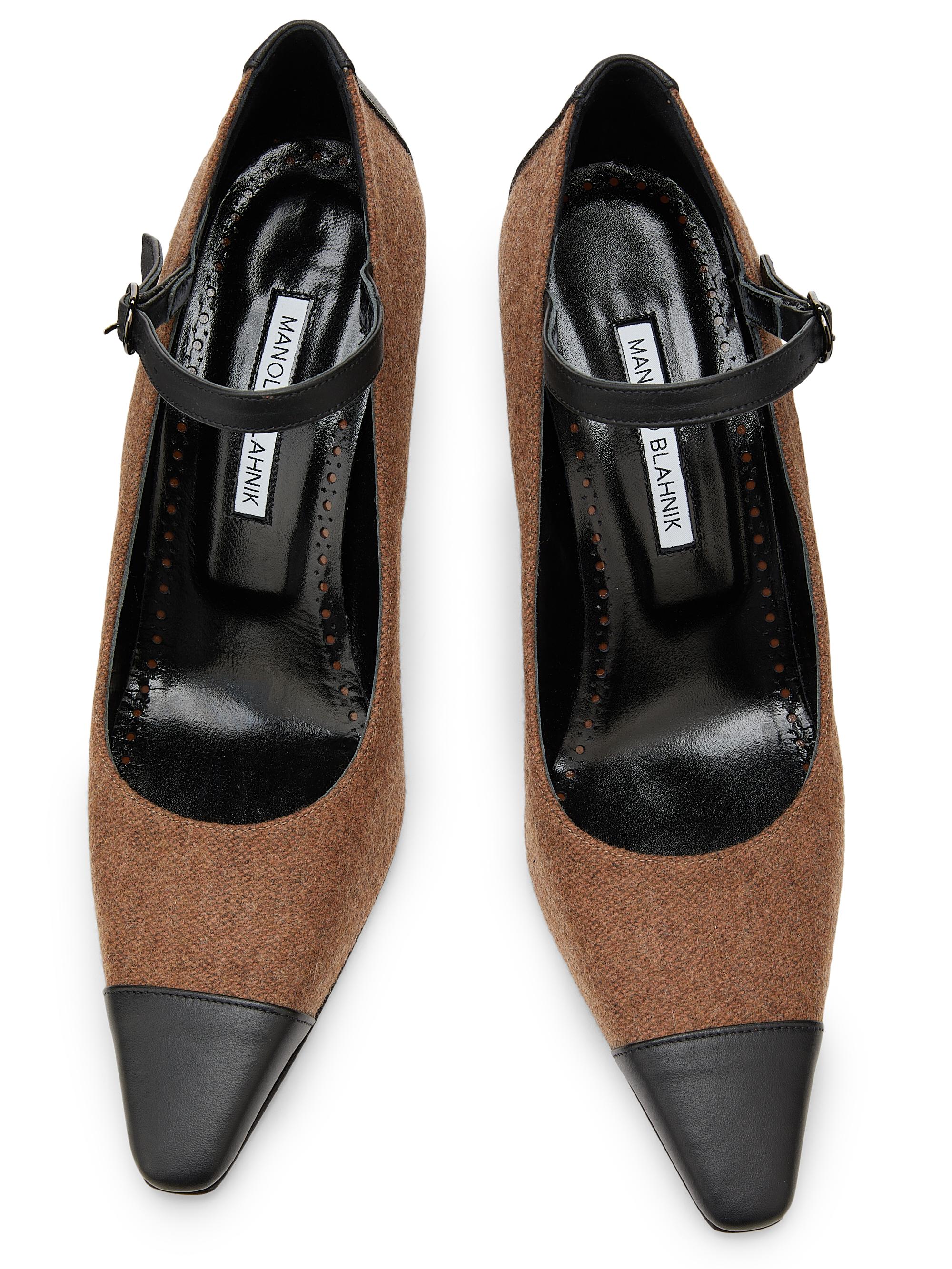 Manolo Blahnik 黒青ポインテッドトゥヒール Manolo Blahnik 黒青ポインテッドトゥヒール 楽天市場】Manolo