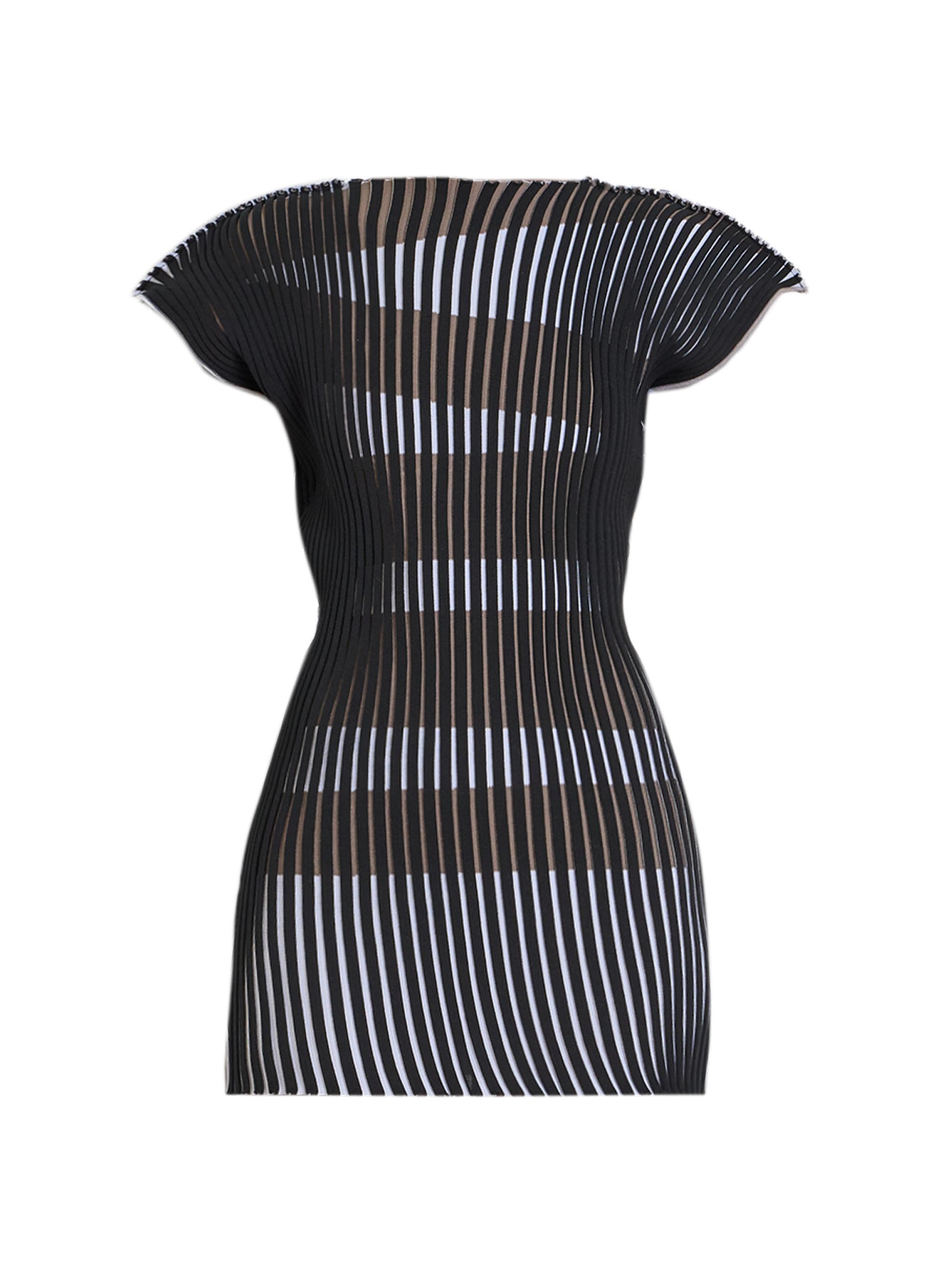 未使用 イッセイミヤケ SHADOW STUDY PLEATS トップス Issey Miyake Shadow Study Pleats Top | Saks Fifth Avenue