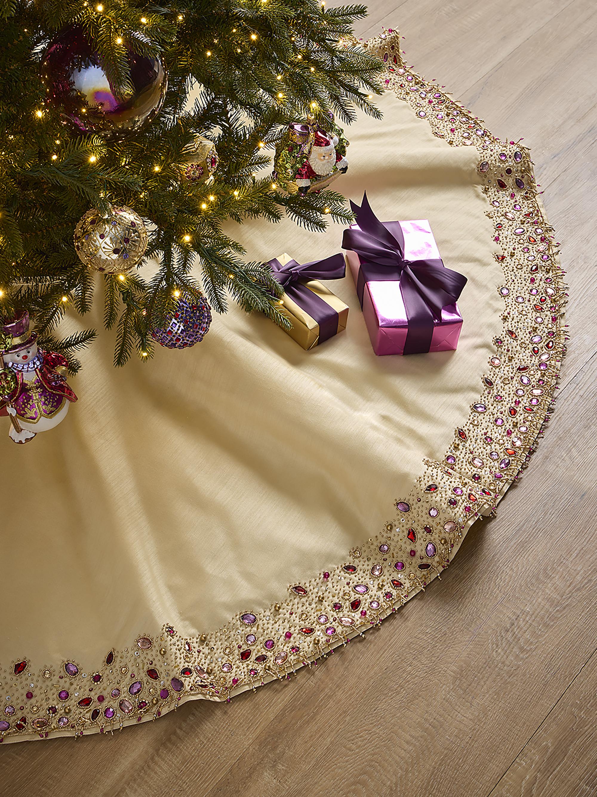 Kim Seybert Aurelia Beaded Christmas Tree Skirt