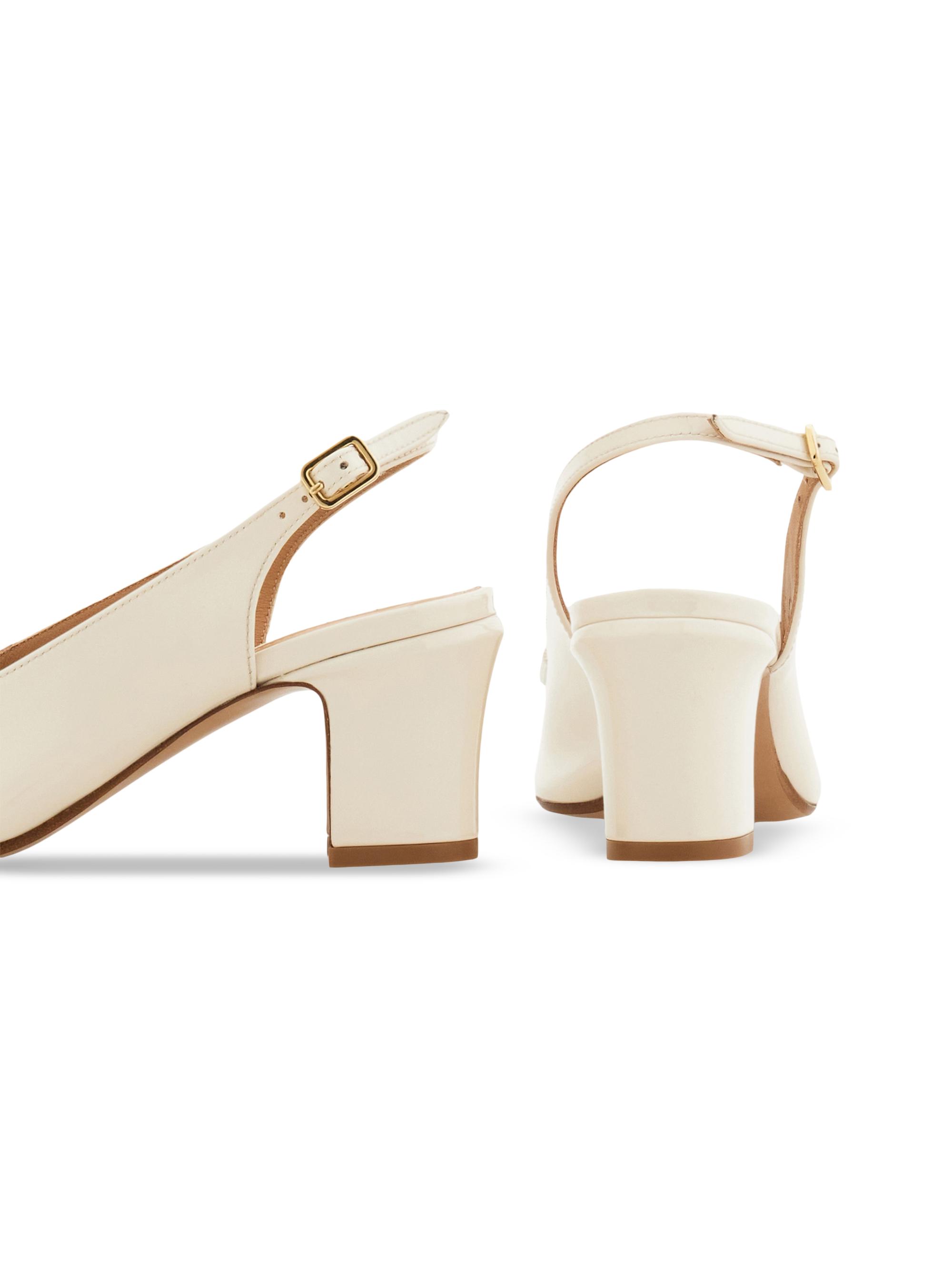 【美品】Ferragamo 羊革 スリングバック パンプス アイボリー6D FERRAGAMO Vetty 55MM Leather Slingback Pumps | Saks Fifth Avenue