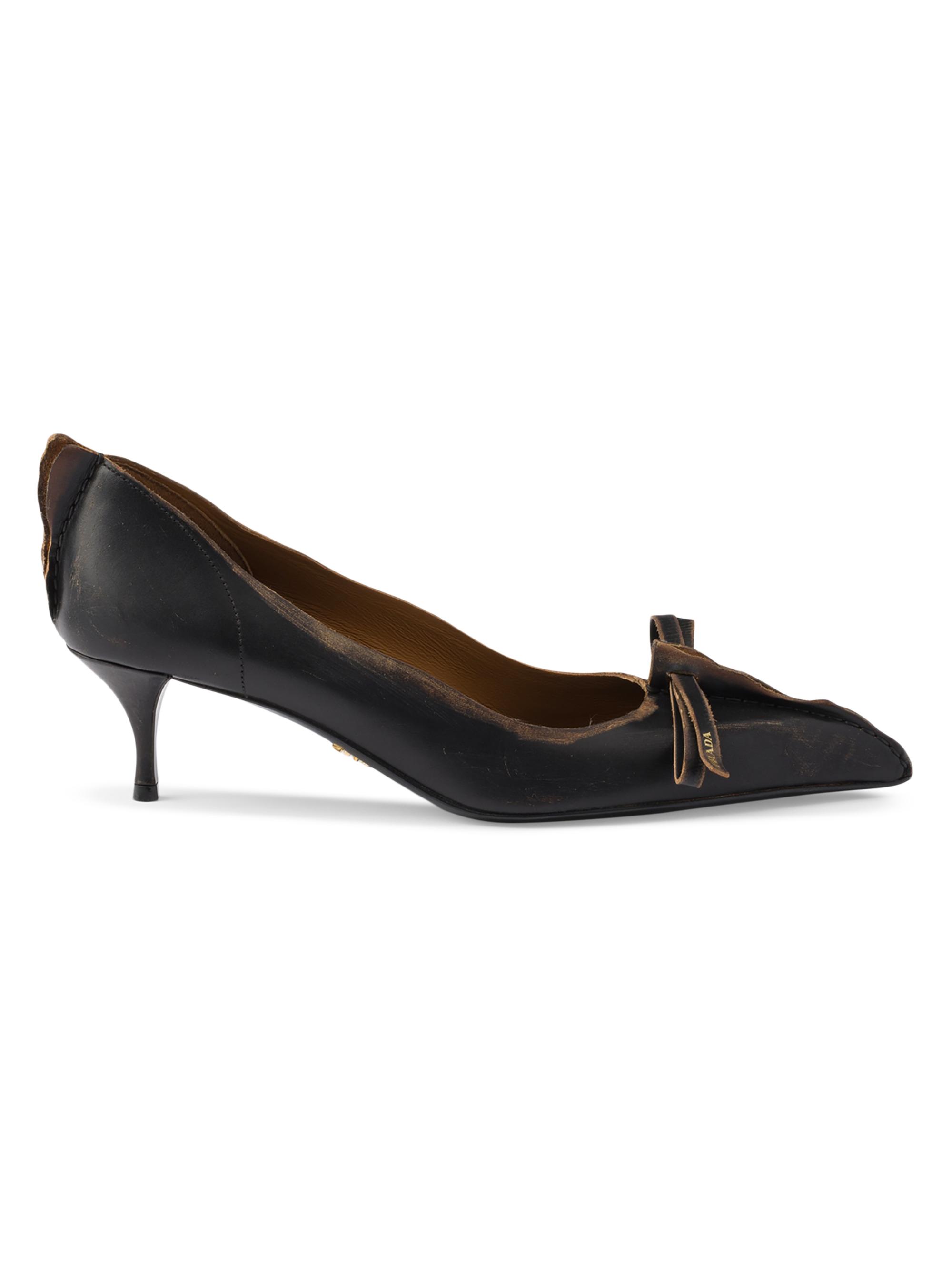【K】PRADA Leather Low Heels Black/tan Antiqued Leather Pumps | PRADA