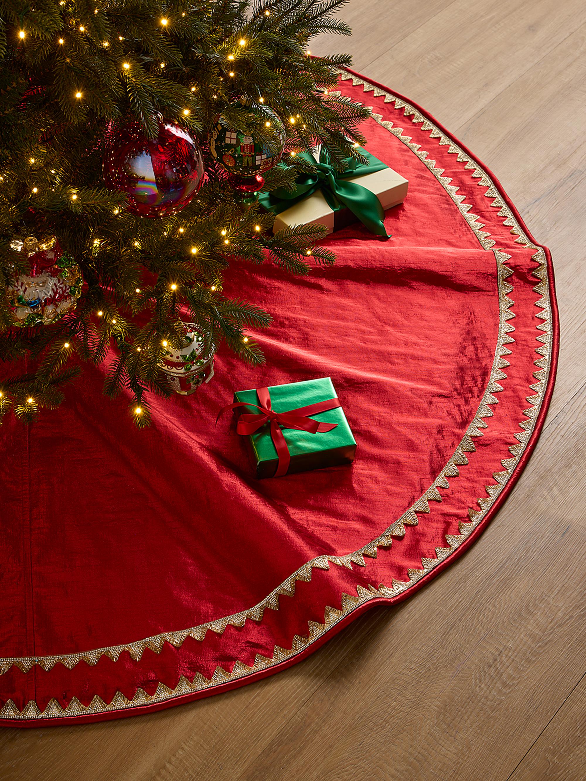 D. Stevens Art Deco Metallic Dupioni Tree Skirt