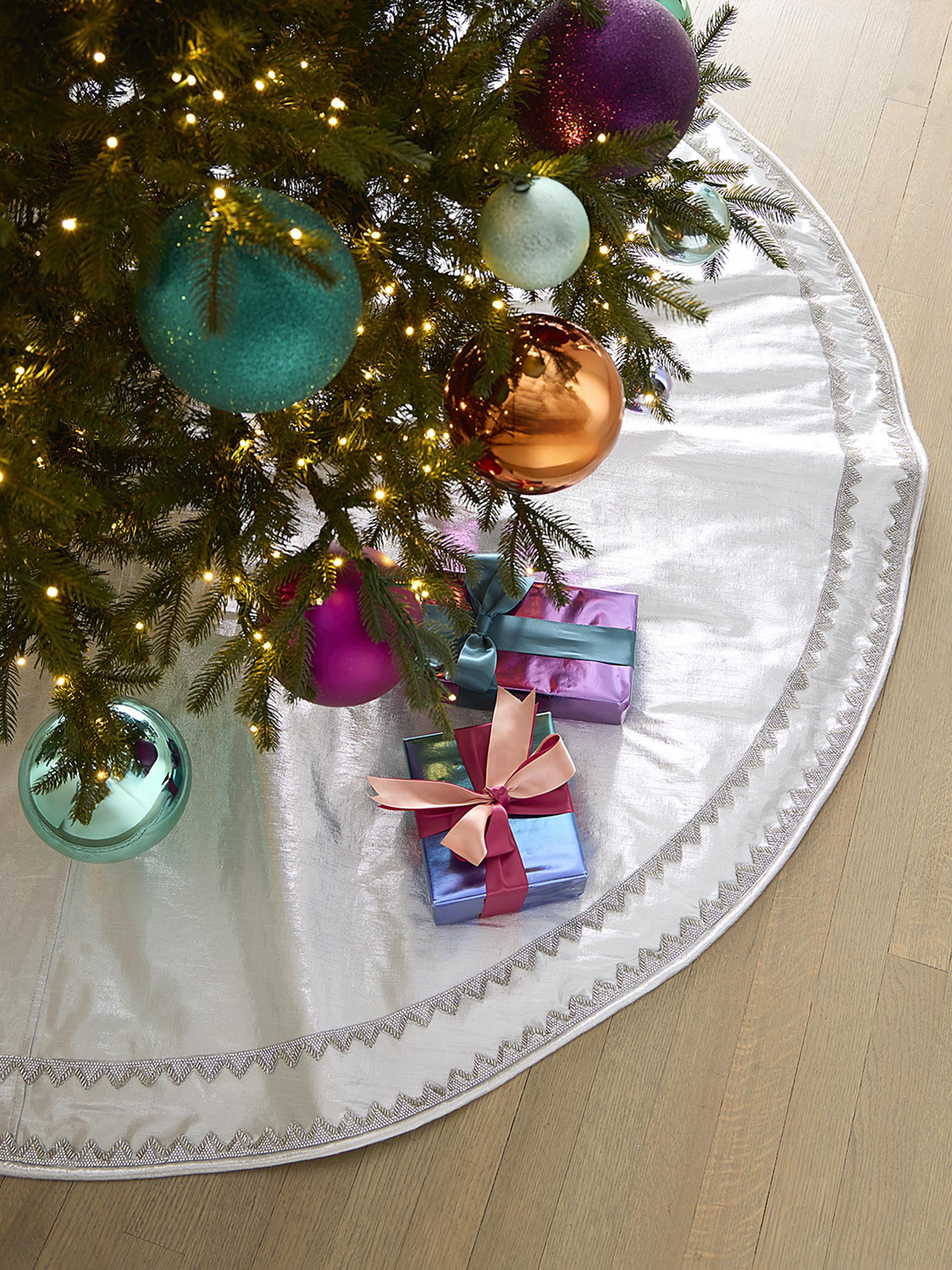 D. Stevens Art Deco Metallic Dupioni Tree Skirt