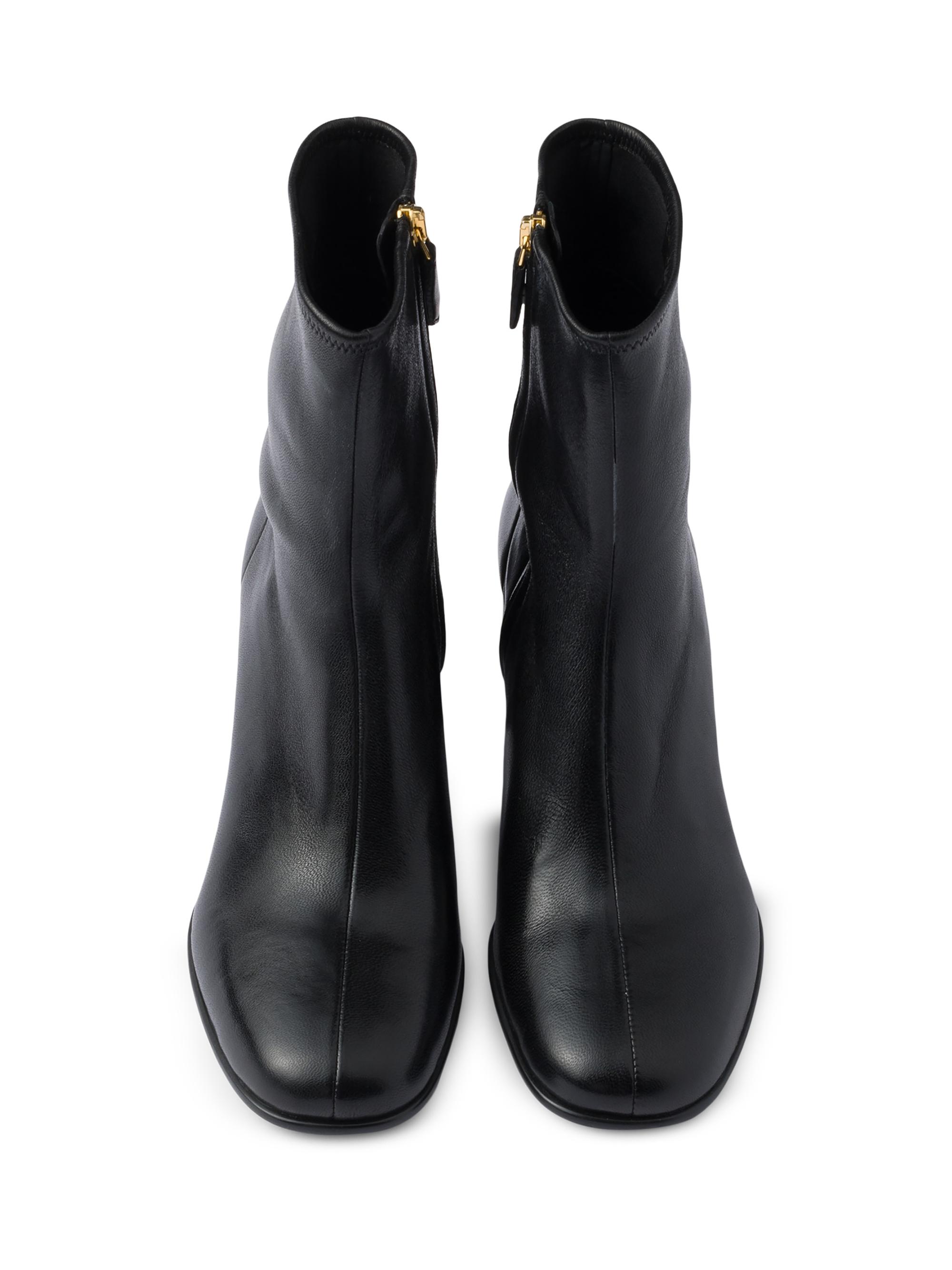 0400024606598_BLACK_A1?wid=830