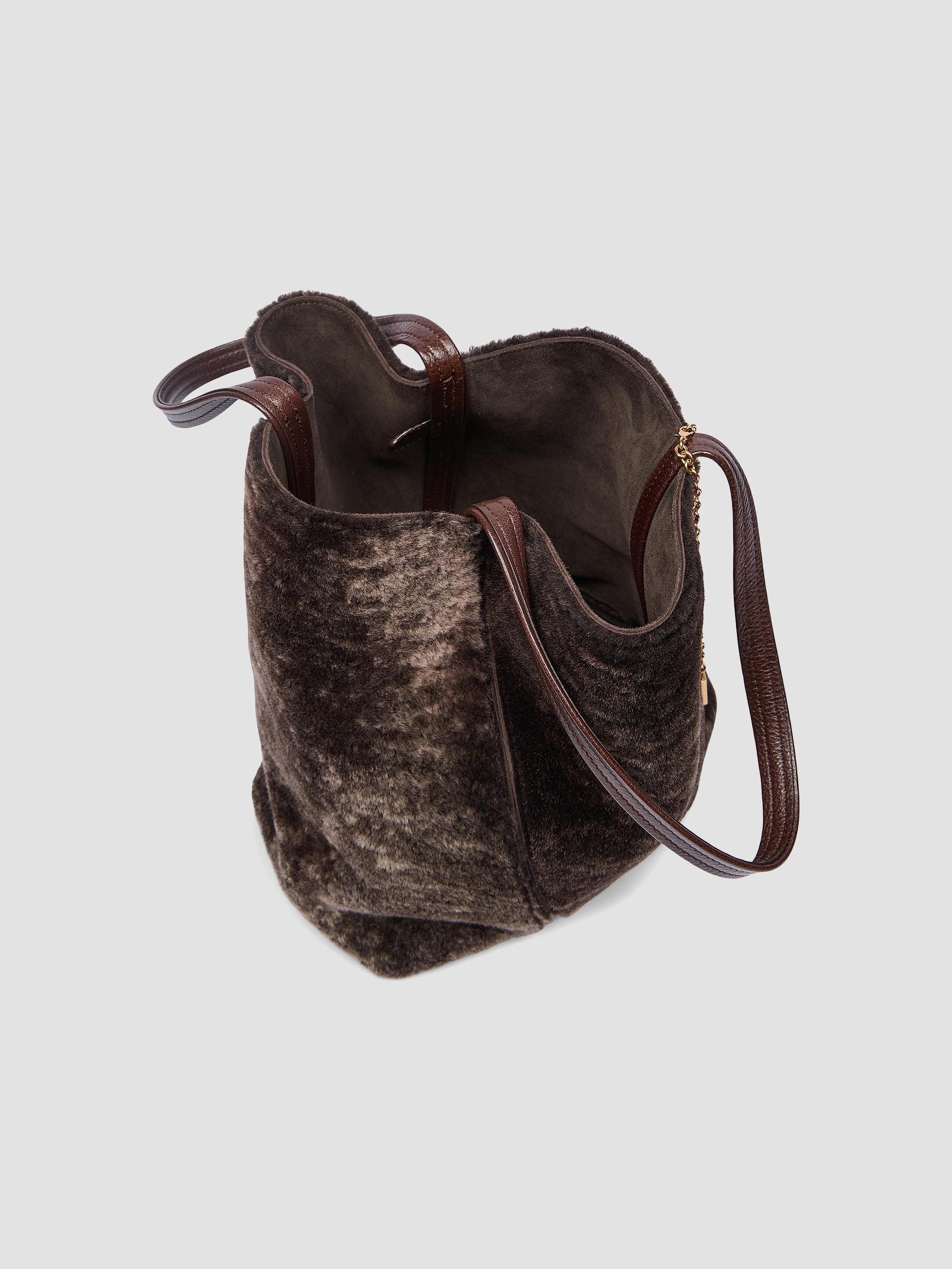 ユニ&クロエ&チエル　SP チエルサイン Chloé Spin Shearling Tote Bag | Saks Fifth Avenue