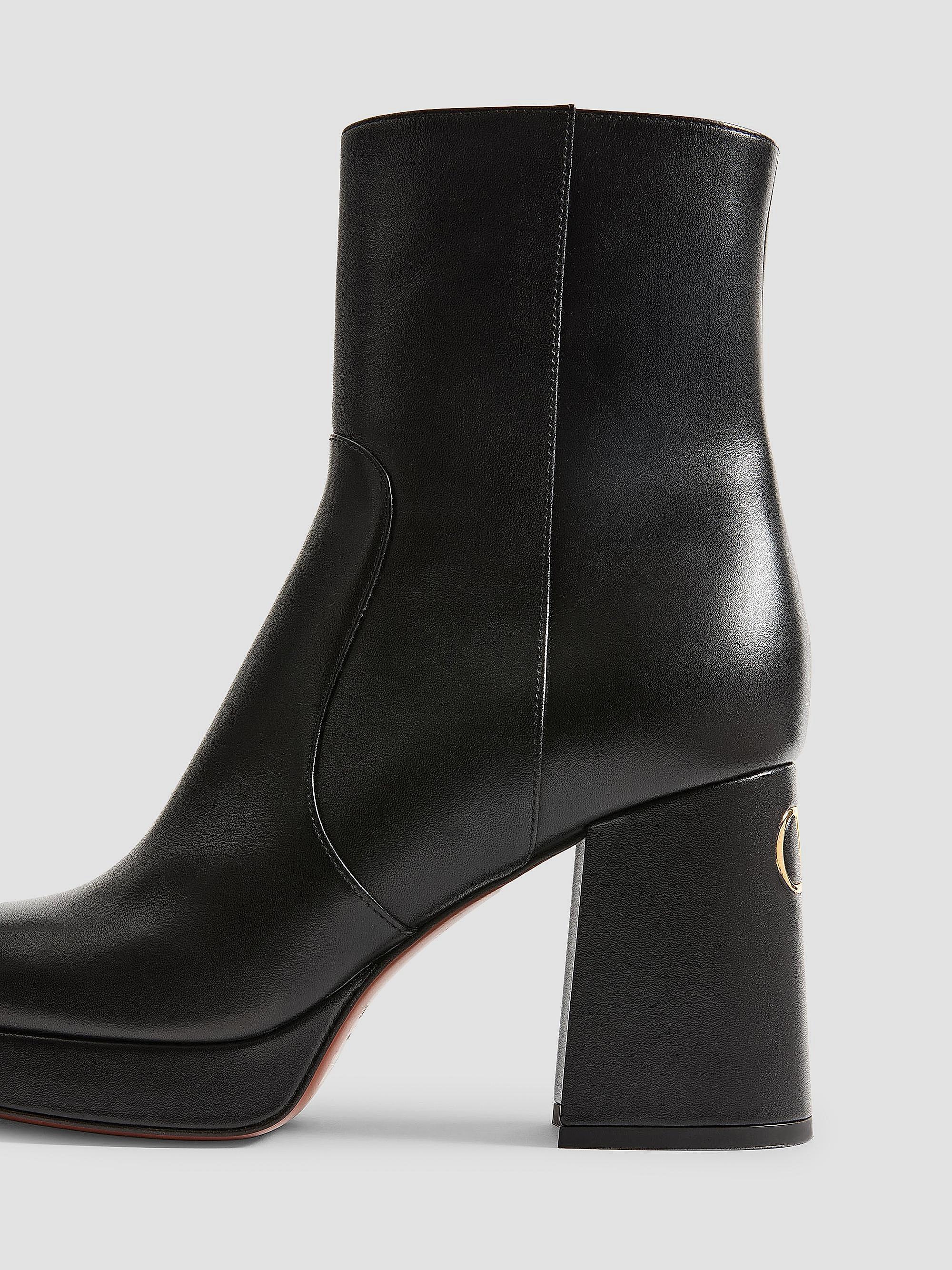 Valentino Garavani Fawcette 90MM Platform Ankle Boots in Calfskin