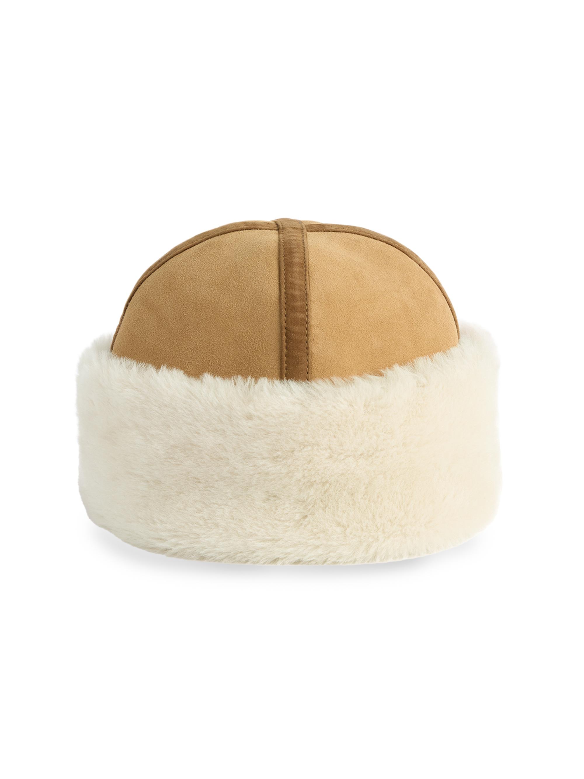 Toteme Women's Plush Shearling Beanie - Tan