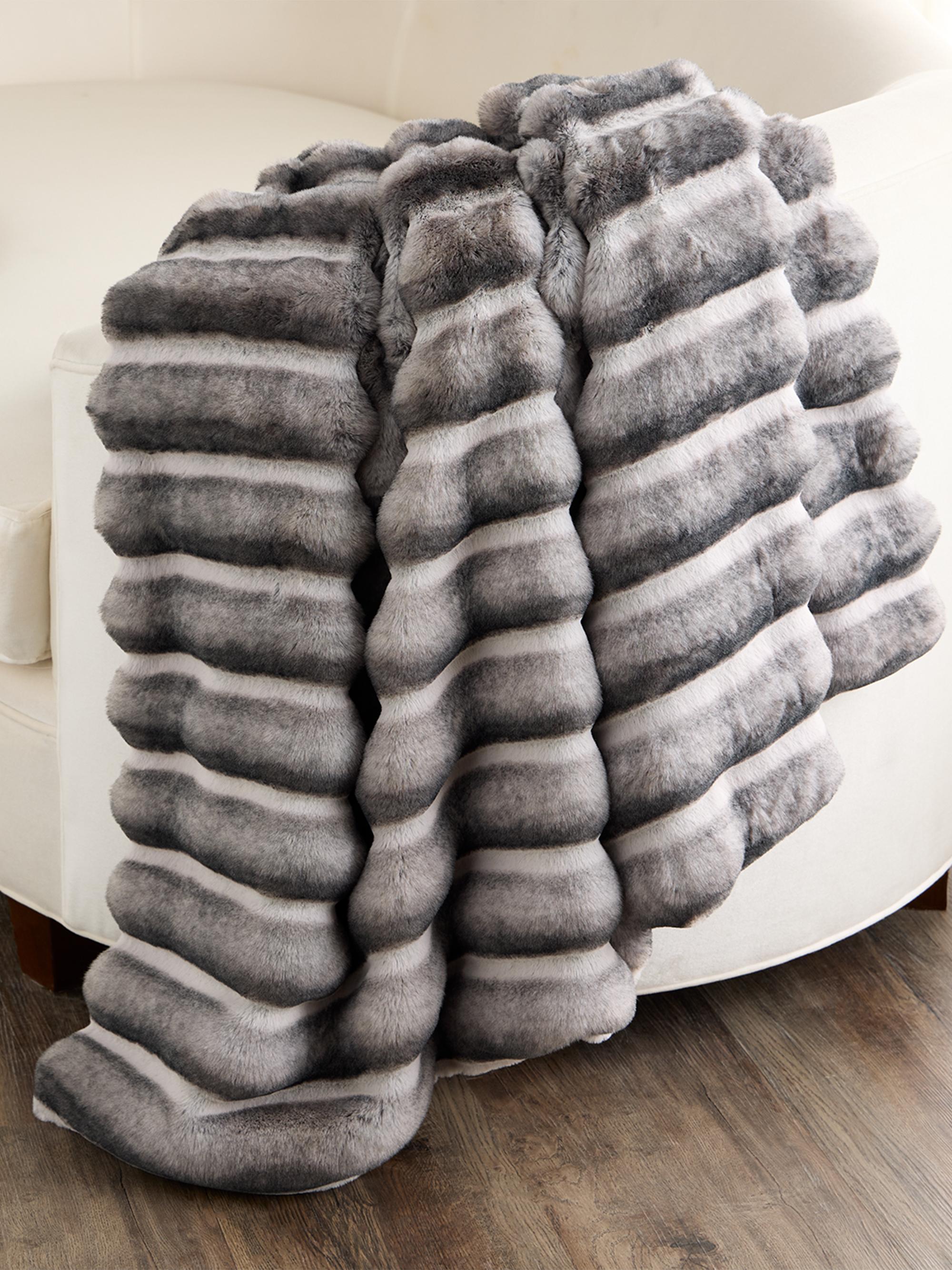 Lyla Grant Fur-Free Faux Chinchilla Throw - White Chinch | Thumbnail 13