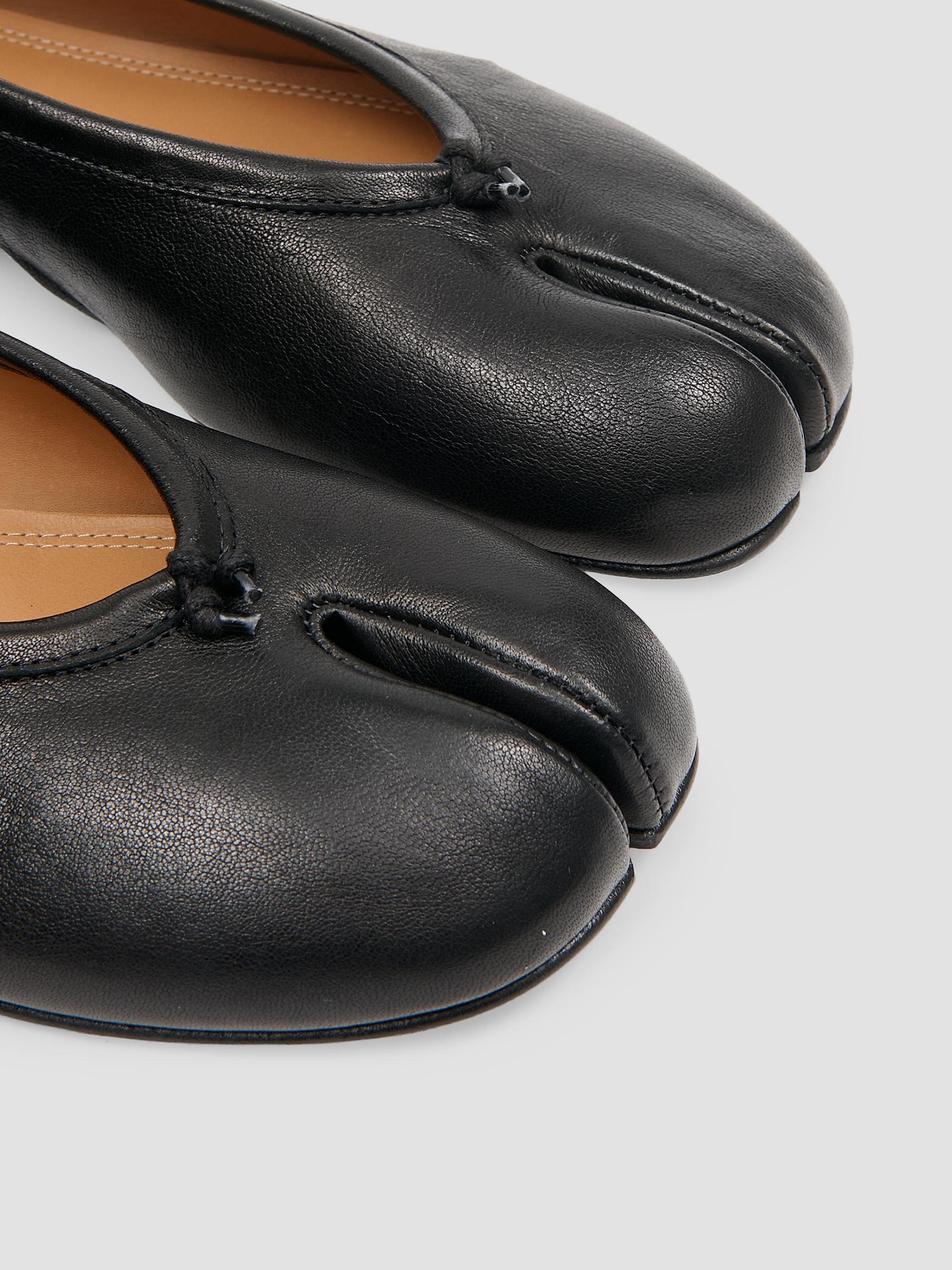 Maison Margiela Tabi Leather Ballerina Flats | Saks Fifth Avenue