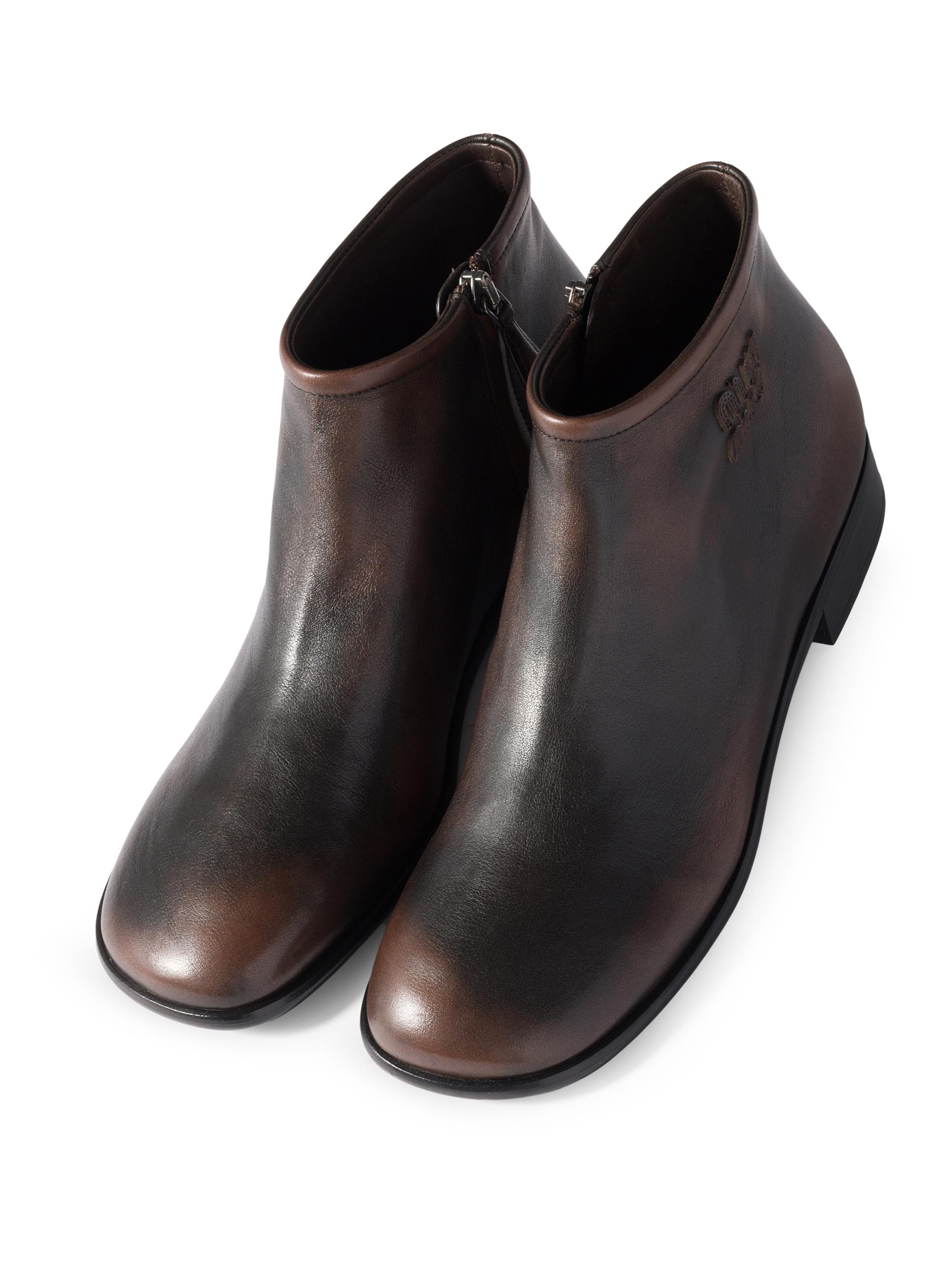 fumiページ 0400025061489_BROWN?wid=830&