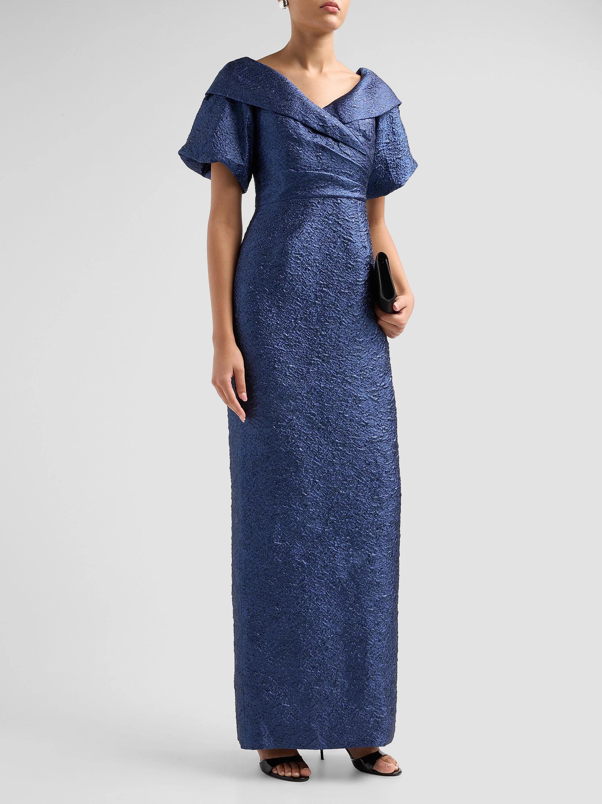 rose gold dress wedding Bridal – Hues Atelier Color:Dark Navy Floral Featuring an off Black Modern Masquerade Ball Mi-bas Couleurs