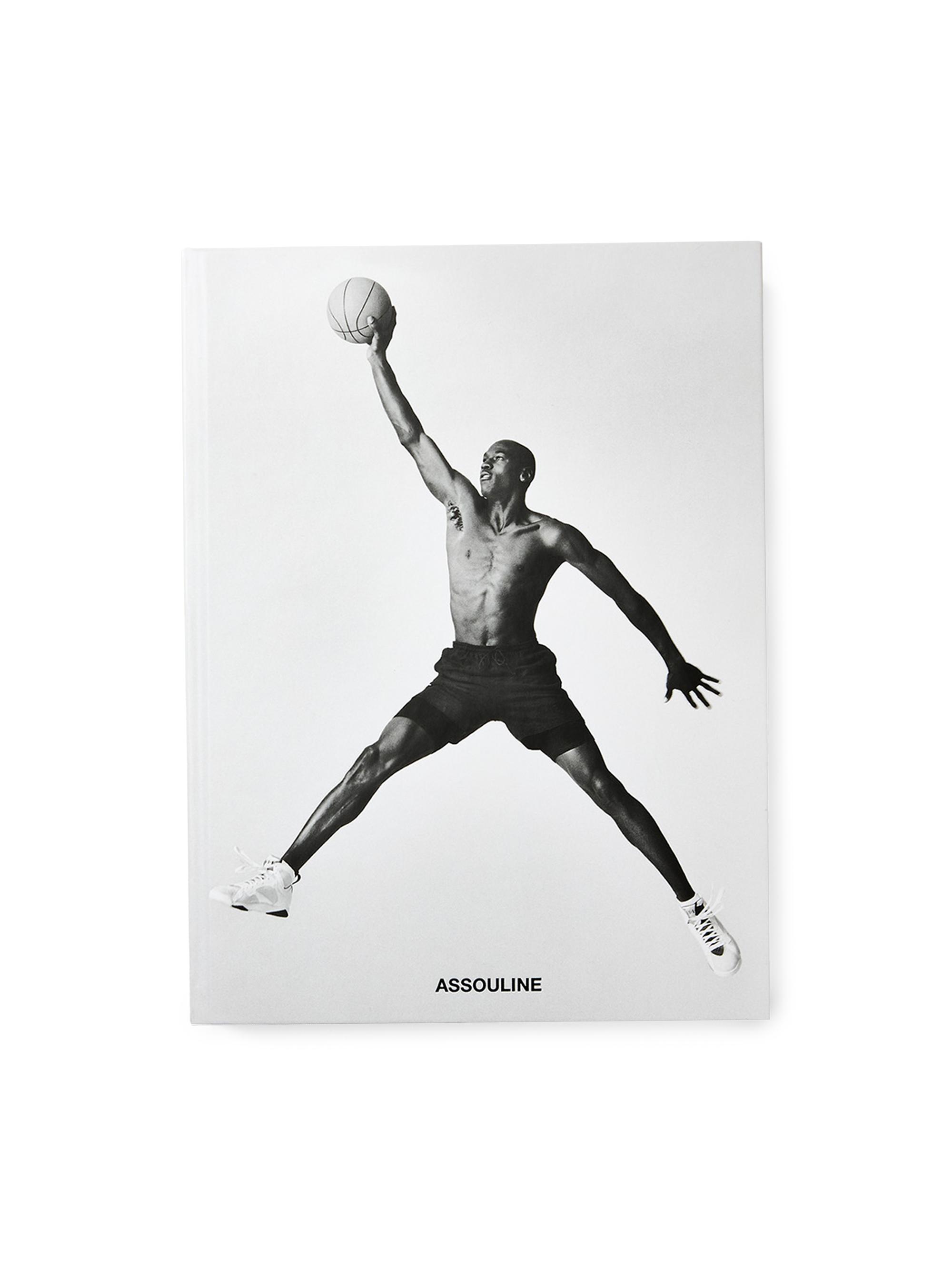 コレクション Air Jordan by Assouline Classic Edition 0400025709514_NOCOLOR?wid=600&