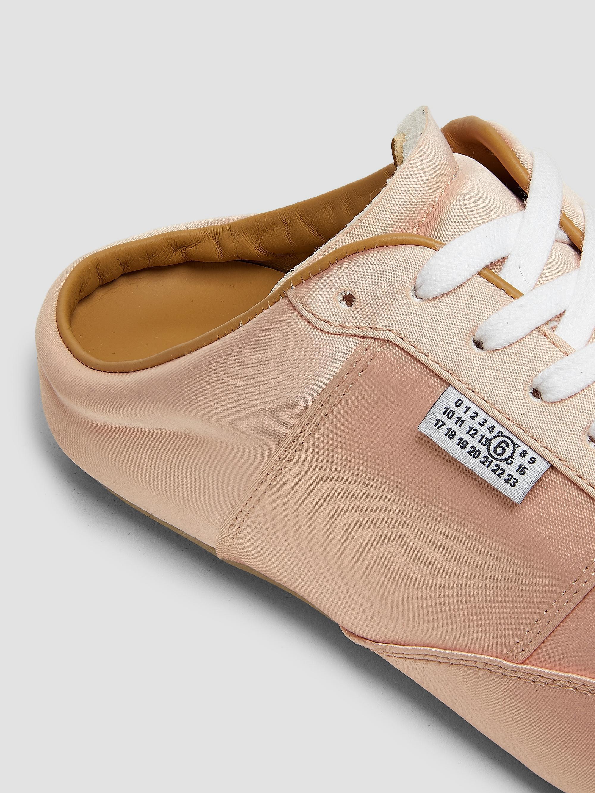 MM6 ロゴ入りミュール　サテンベージュ MM6 Maison Margiela Mule-Style Satin Sneakers | Saks Fifth Avenue