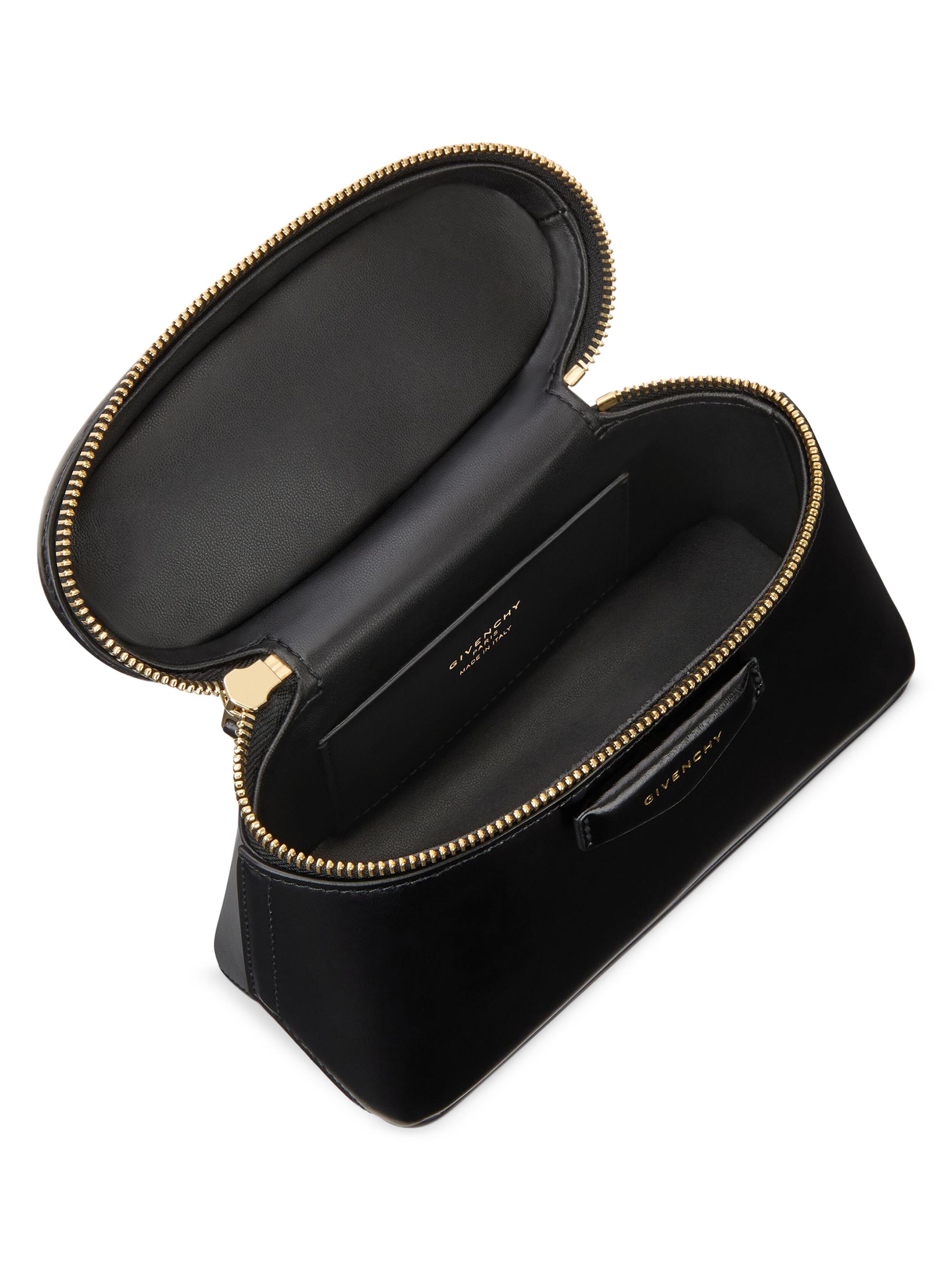 【激レア・アンパンチ】オールドケナー クラーツ 65バック 未開封 Givenchy Antigona Vanity Bag in Box Leather with Chain | Saks