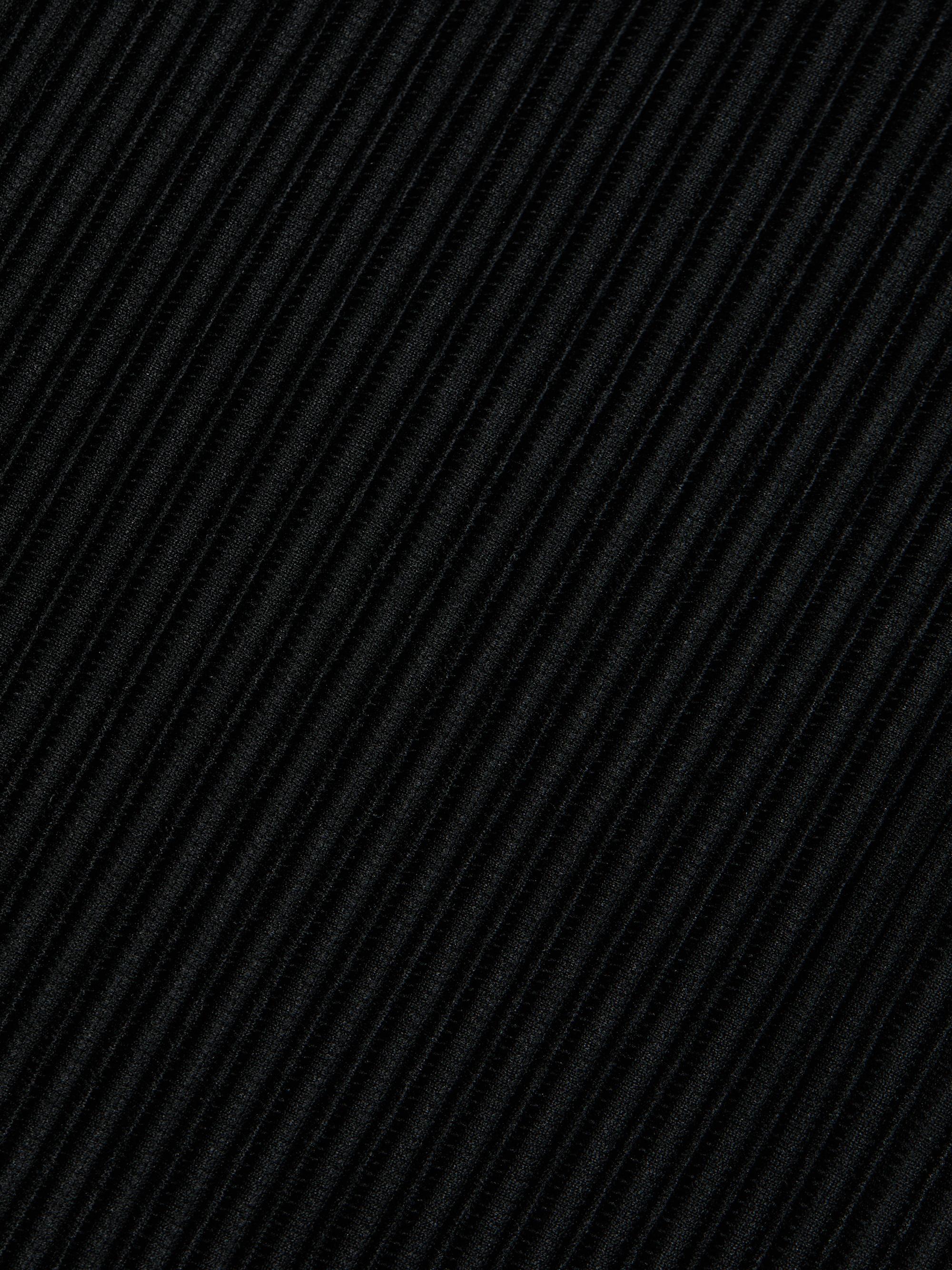 Homme Plissé Issey Miyake Men's June Pleated Slim Tank - Black | Thumbnail 7