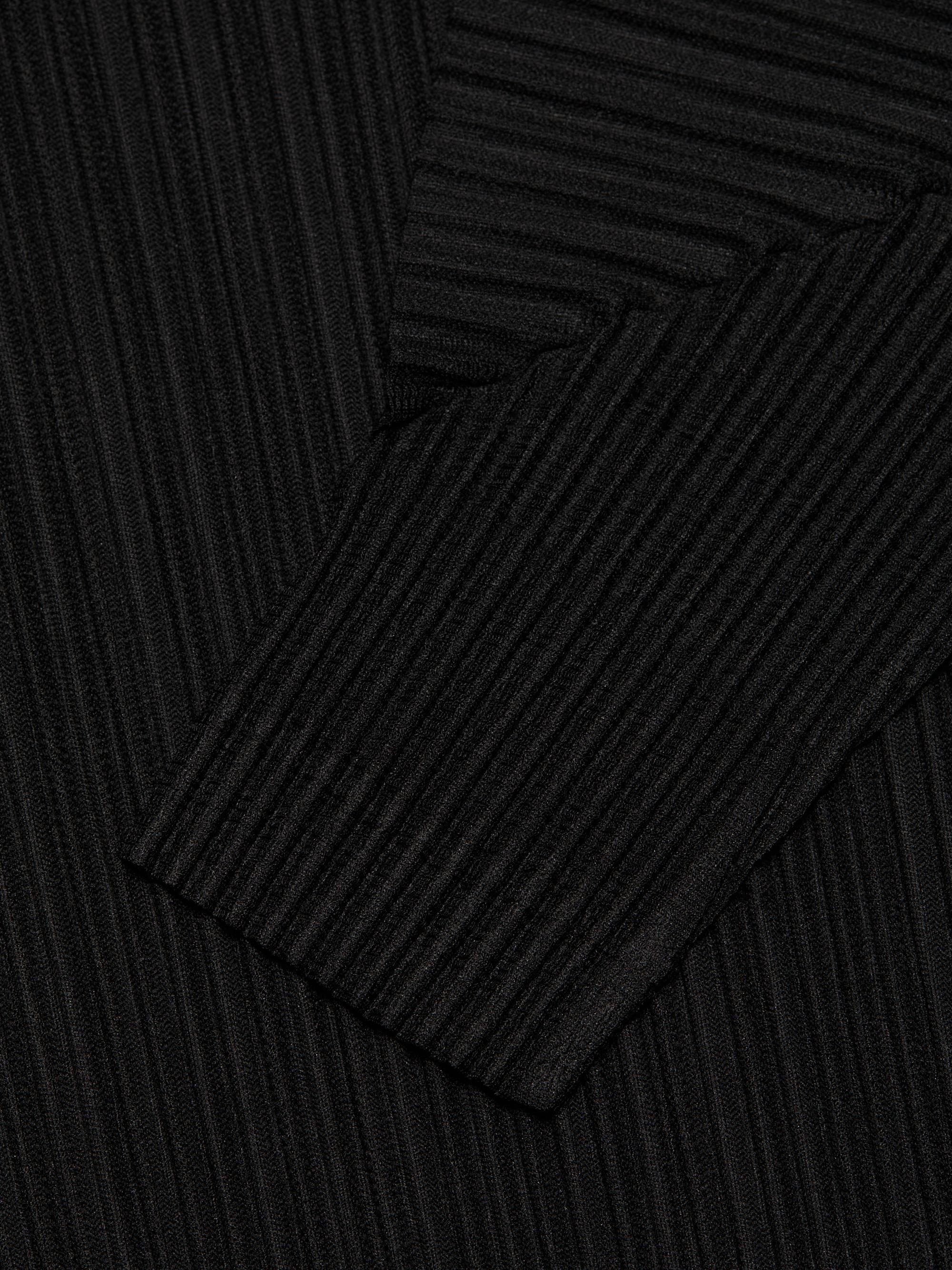Homme Plissé Issey Miyake Men's Agave Mesh Pleated Top - Black | Thumbnail 7