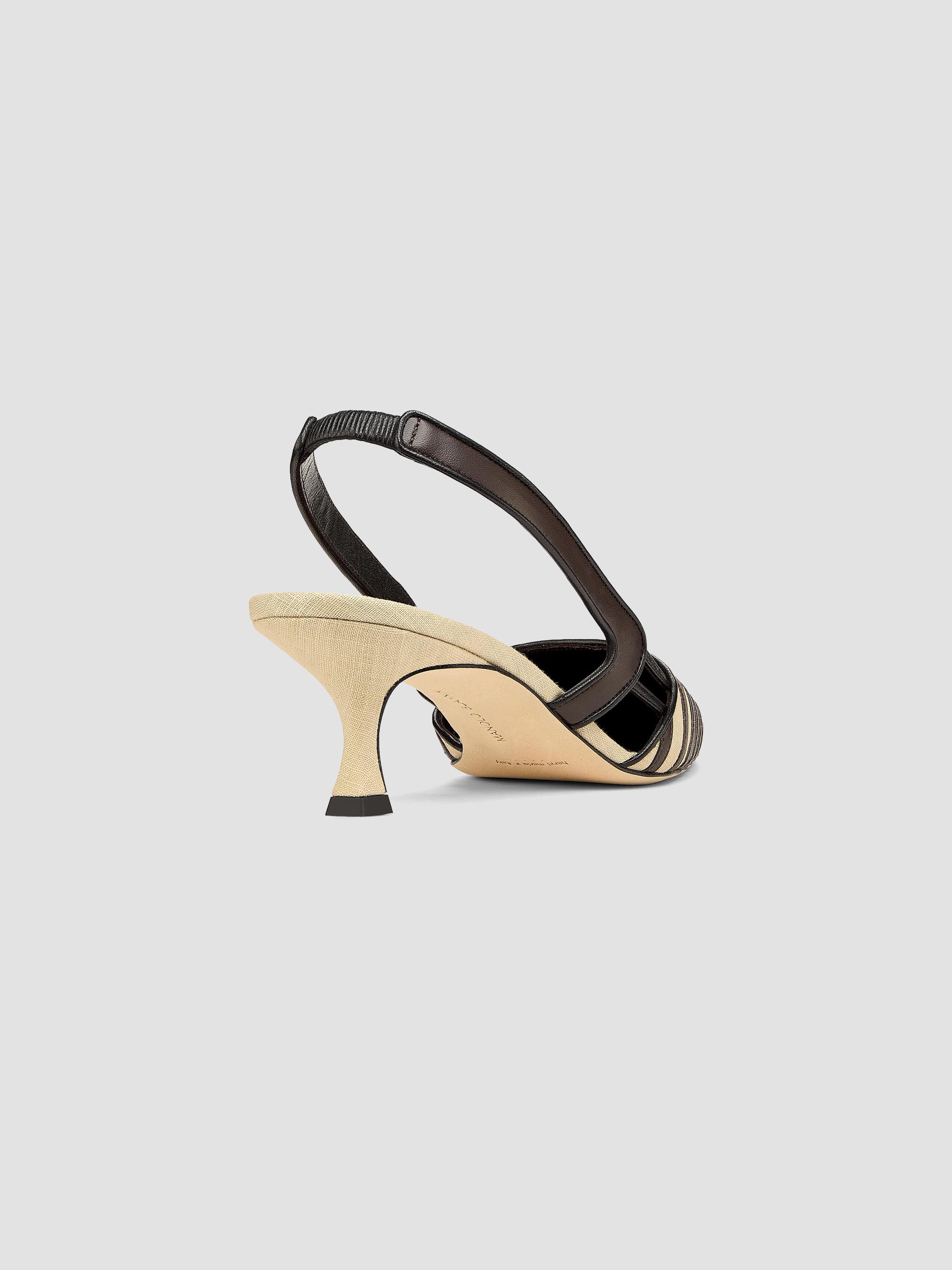 Escarpins Manolo Blahnik Flanga 105 - Talon 10,5 Cm, Couleur Platine Or Cuir Métallisé, Taille 39.5