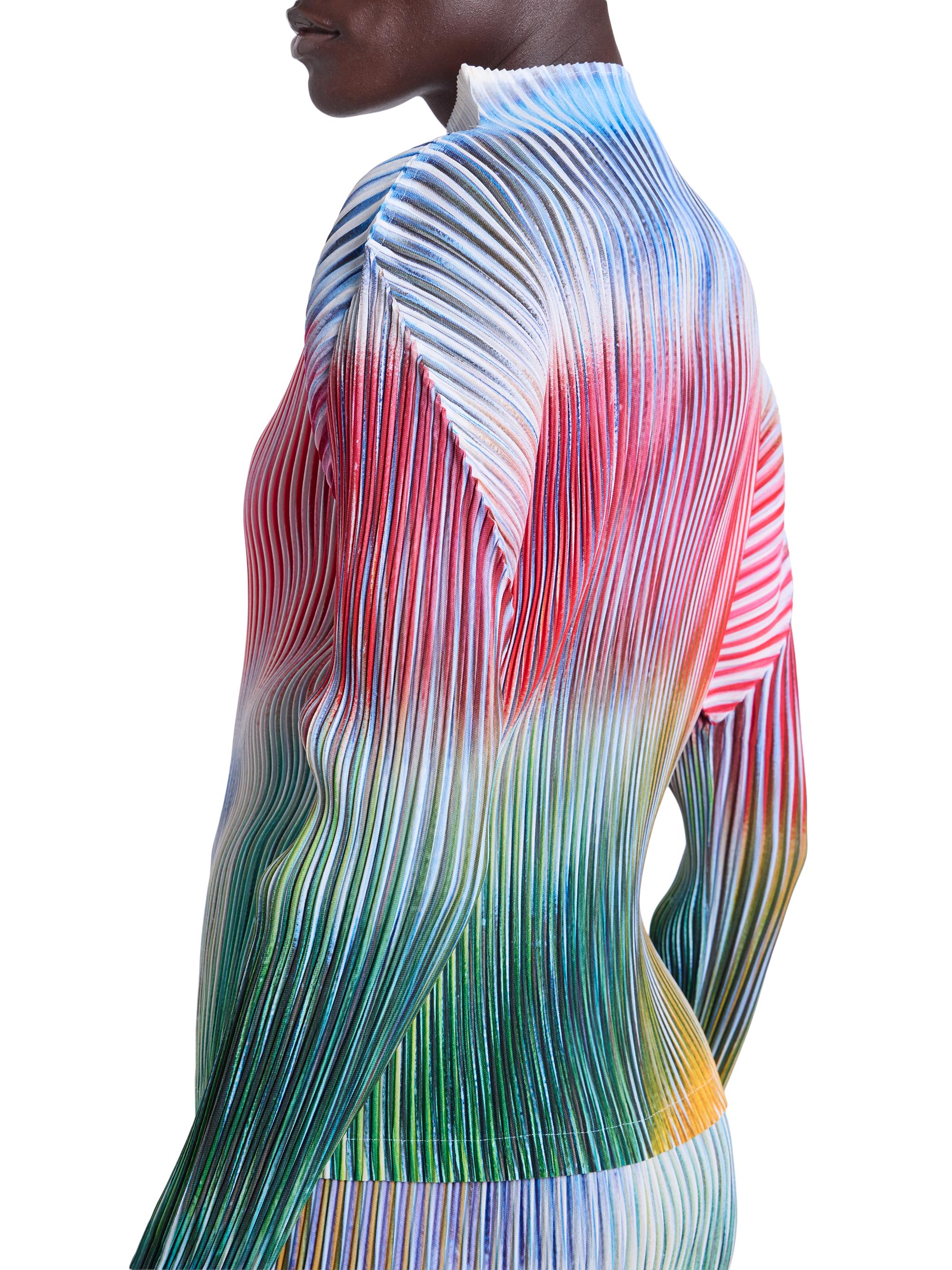 ISSEY MIYAKE SUFFUSED PLEATS 限定色丸首半袖トップス ISSEY MIYAKE - ISSEY MIYAKE SUFFUSED PLEATS 限定色丸首半袖トップス