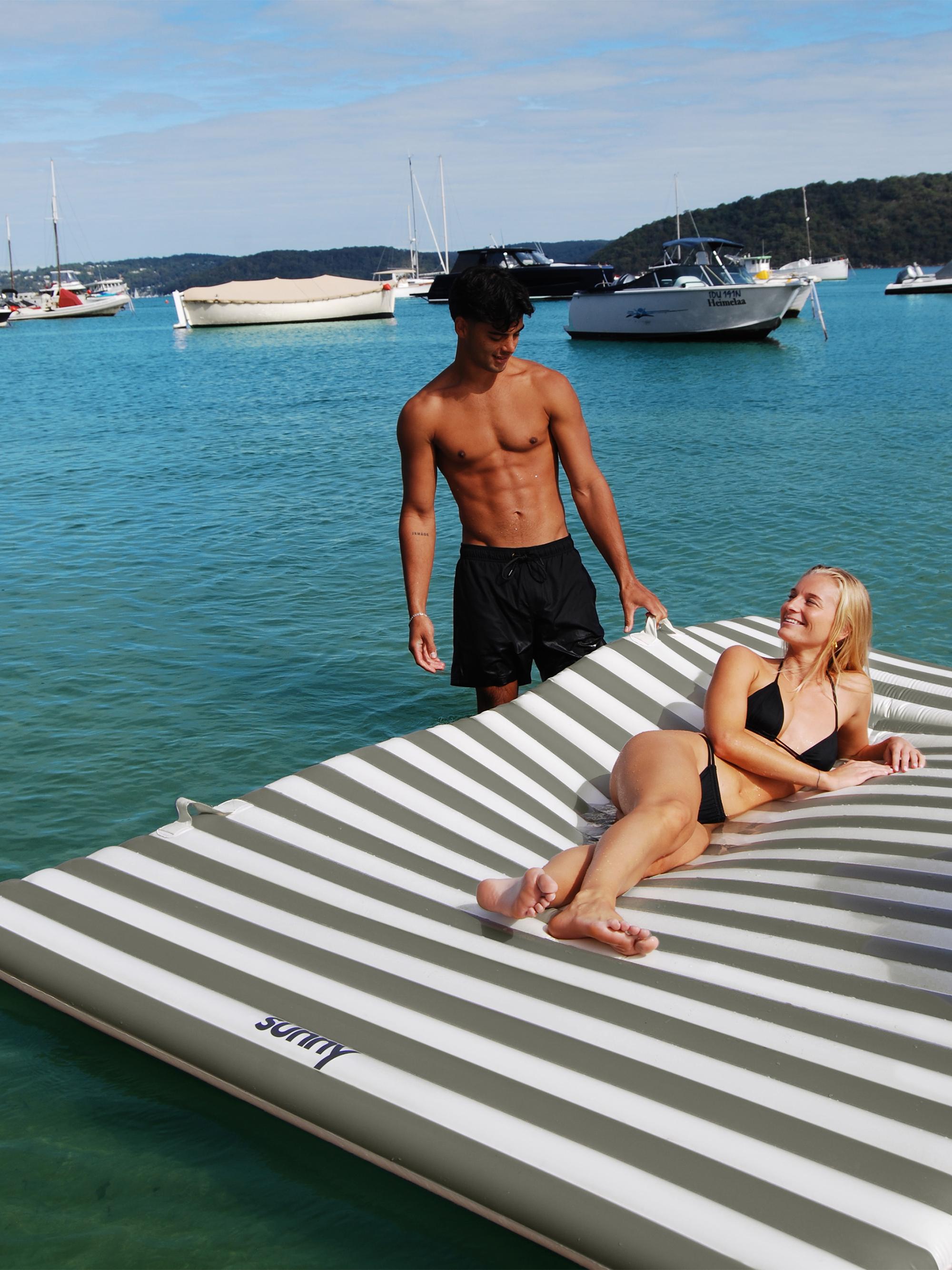 Sunnylife Marine Stripe Party Pad - Seagrass Stripe | Thumbnail 8